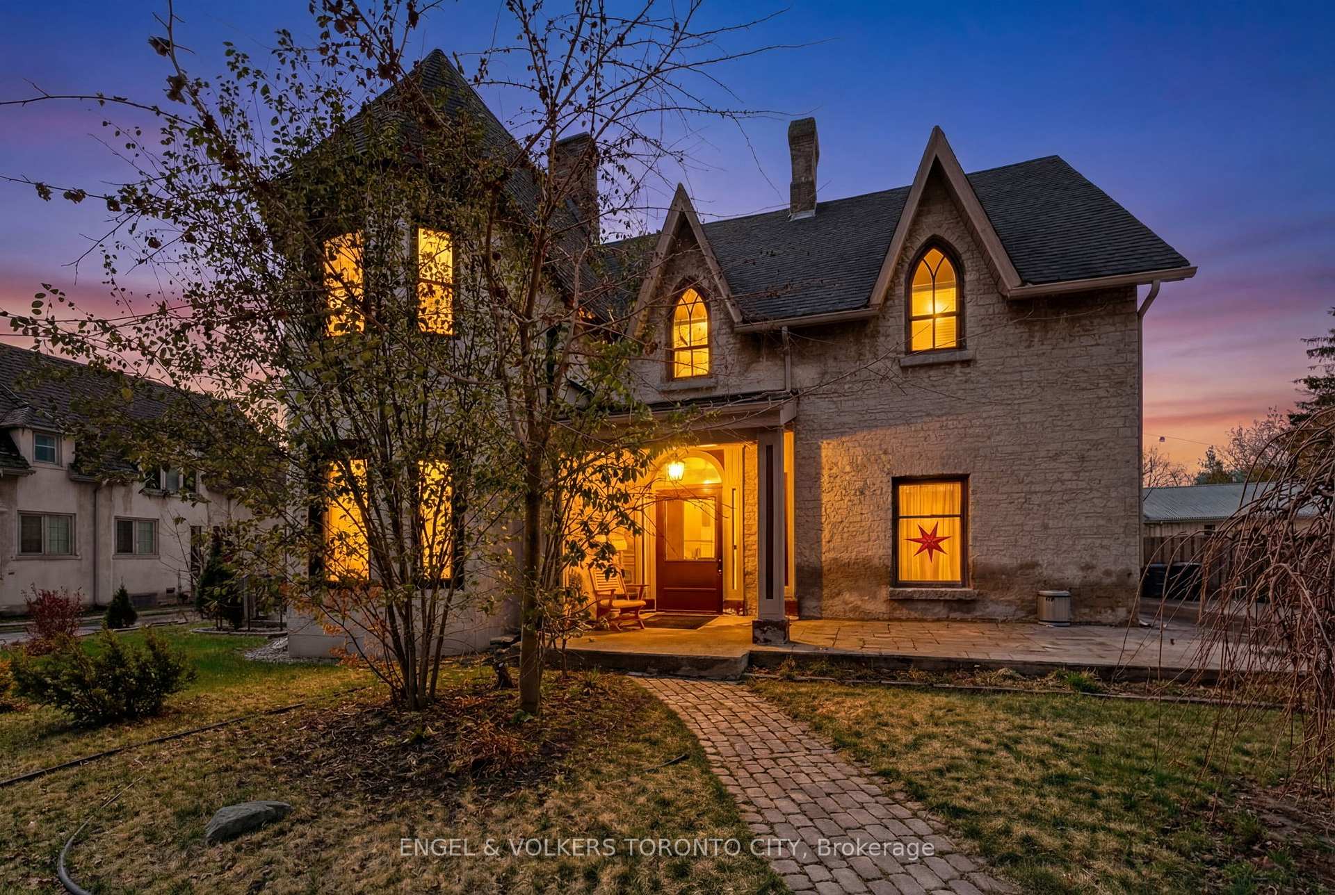 Photo 36 of 64 High Street, Barrie, Queen's Park — HOMEH