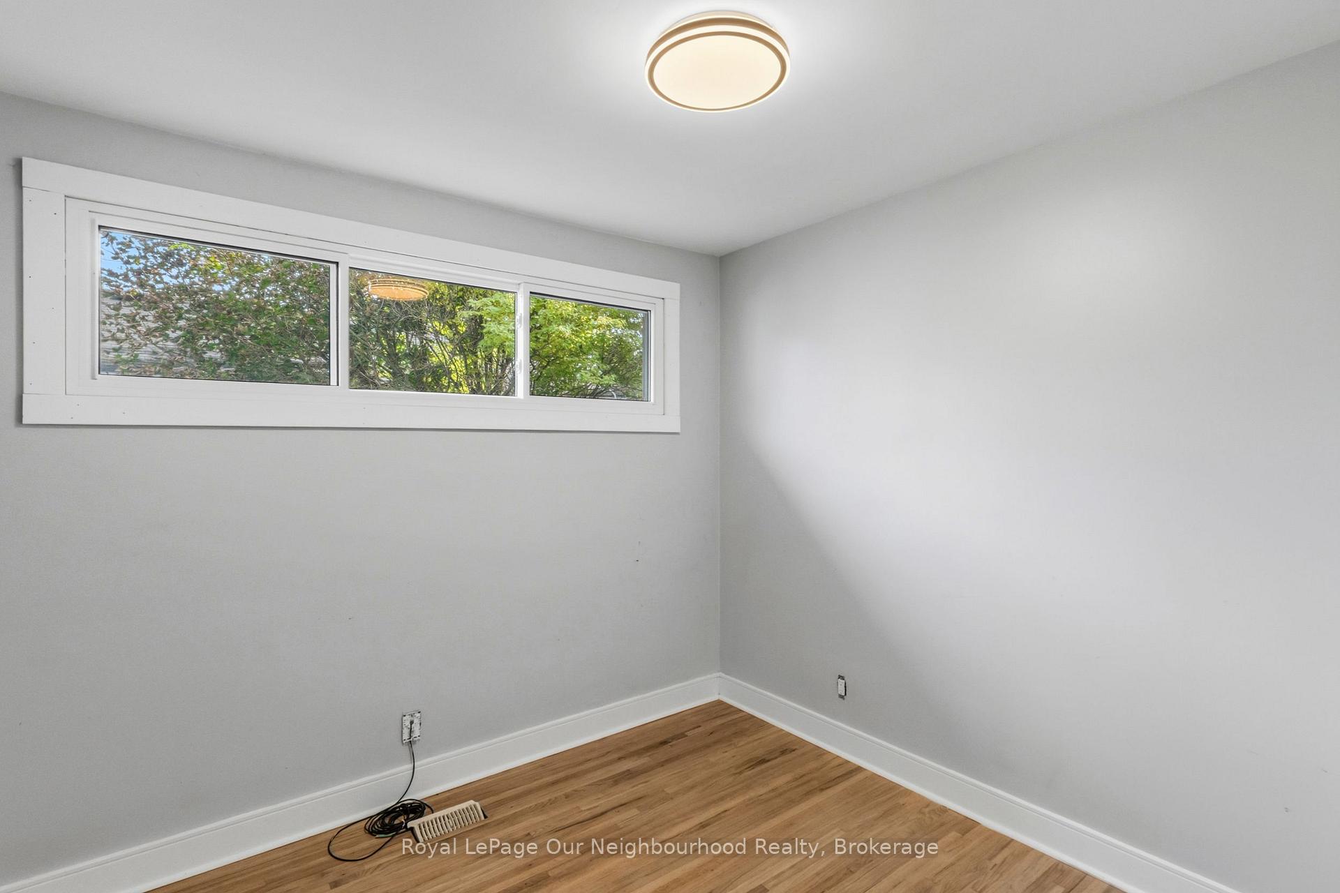 Photo 17 of 1016 Centre Street N, Whitby, Williamsburg — HOMEH