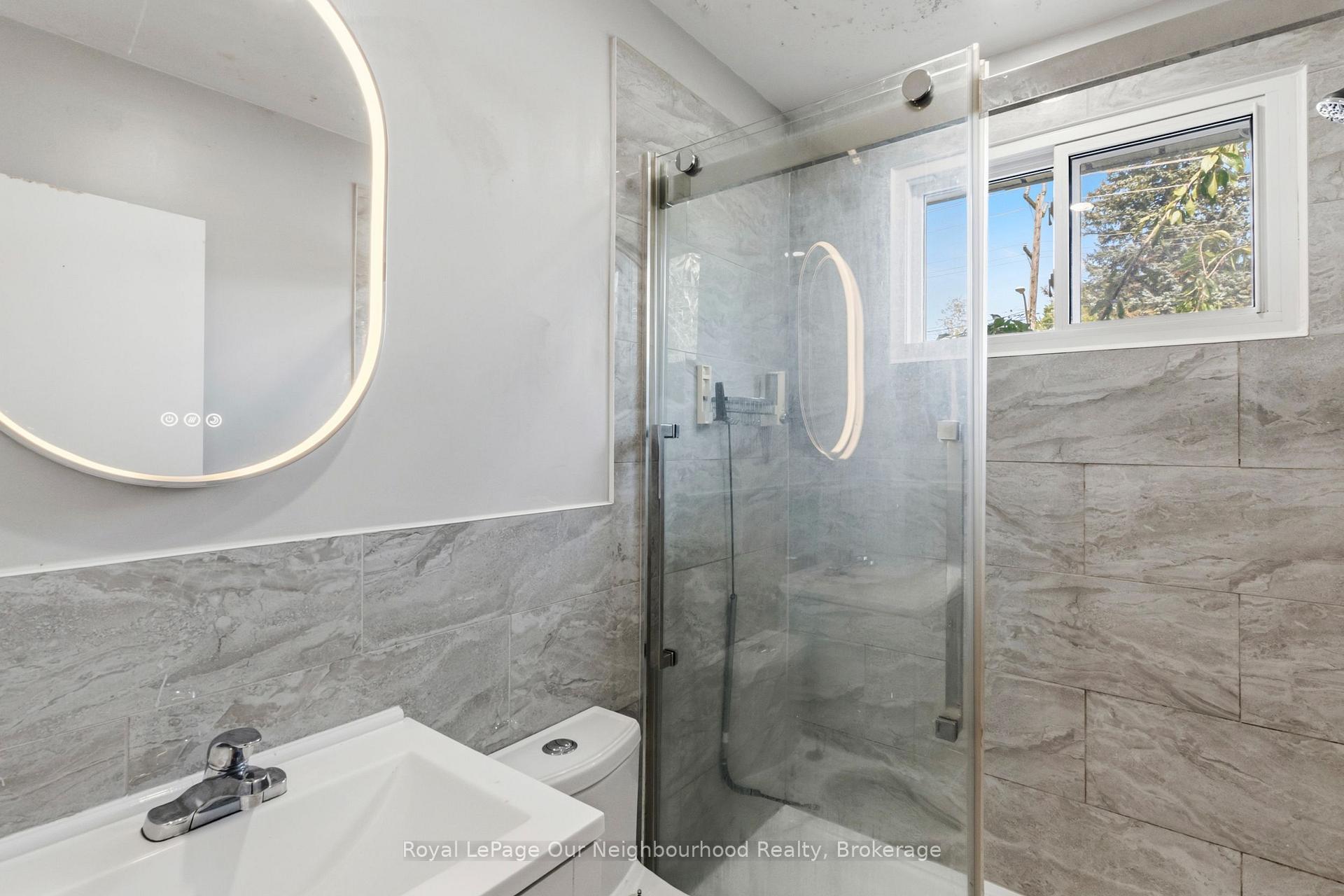 Photo 19 of 1016 Centre Street N, Whitby, Williamsburg — HOMEH
