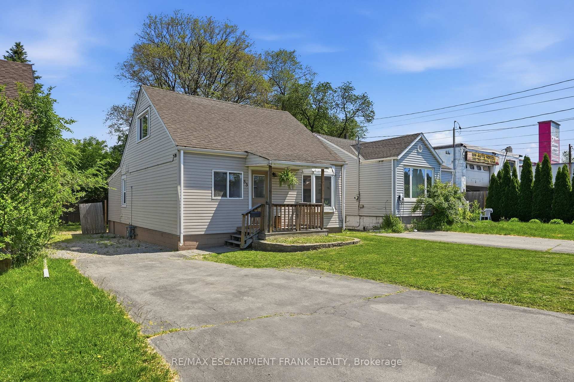 Photo 2 of 53 Dalhousie Avenue, Hamilton, Crown Point — HOMEH