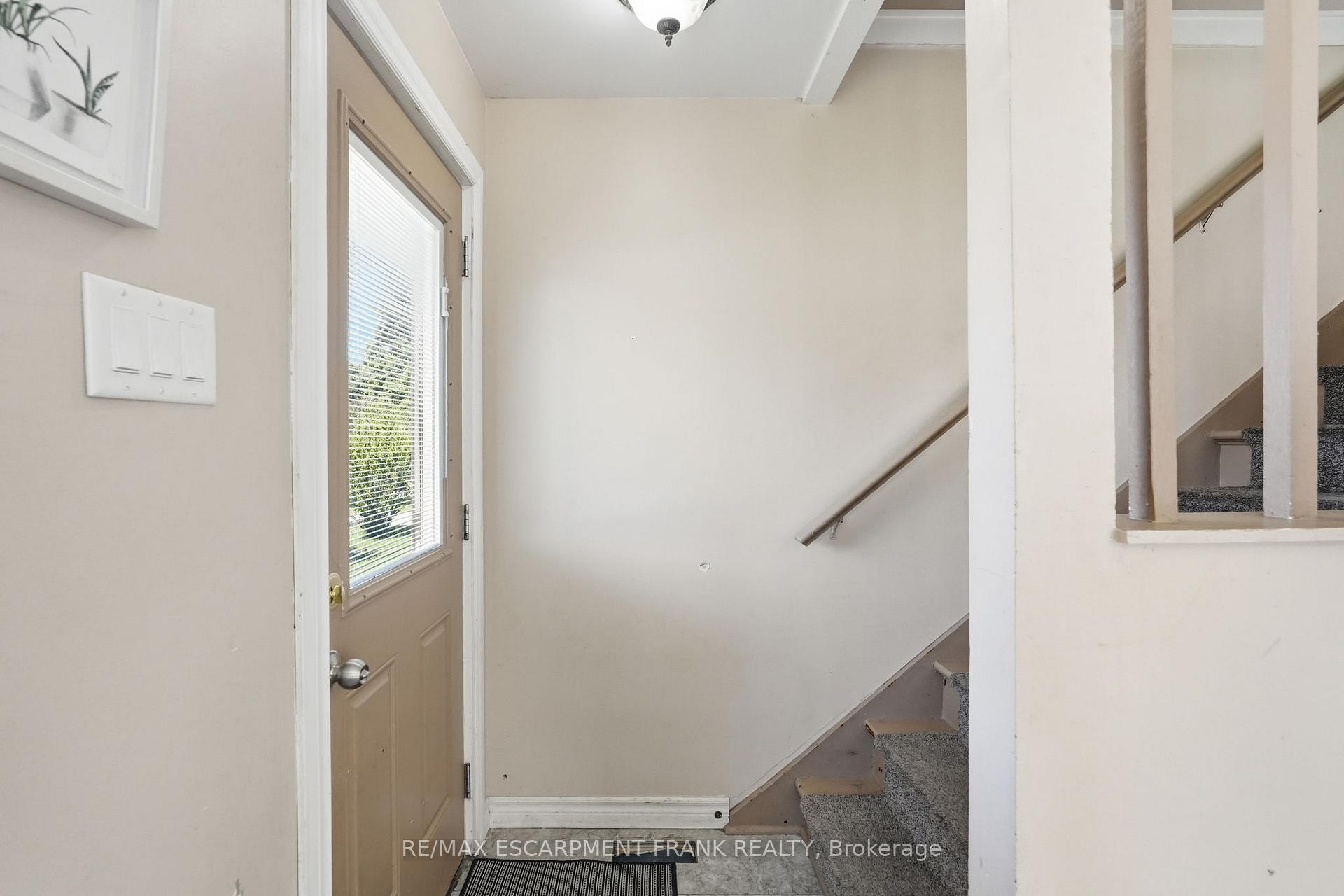 Photo 7 of 53 Dalhousie Avenue, Hamilton, Crown Point — HOMEH