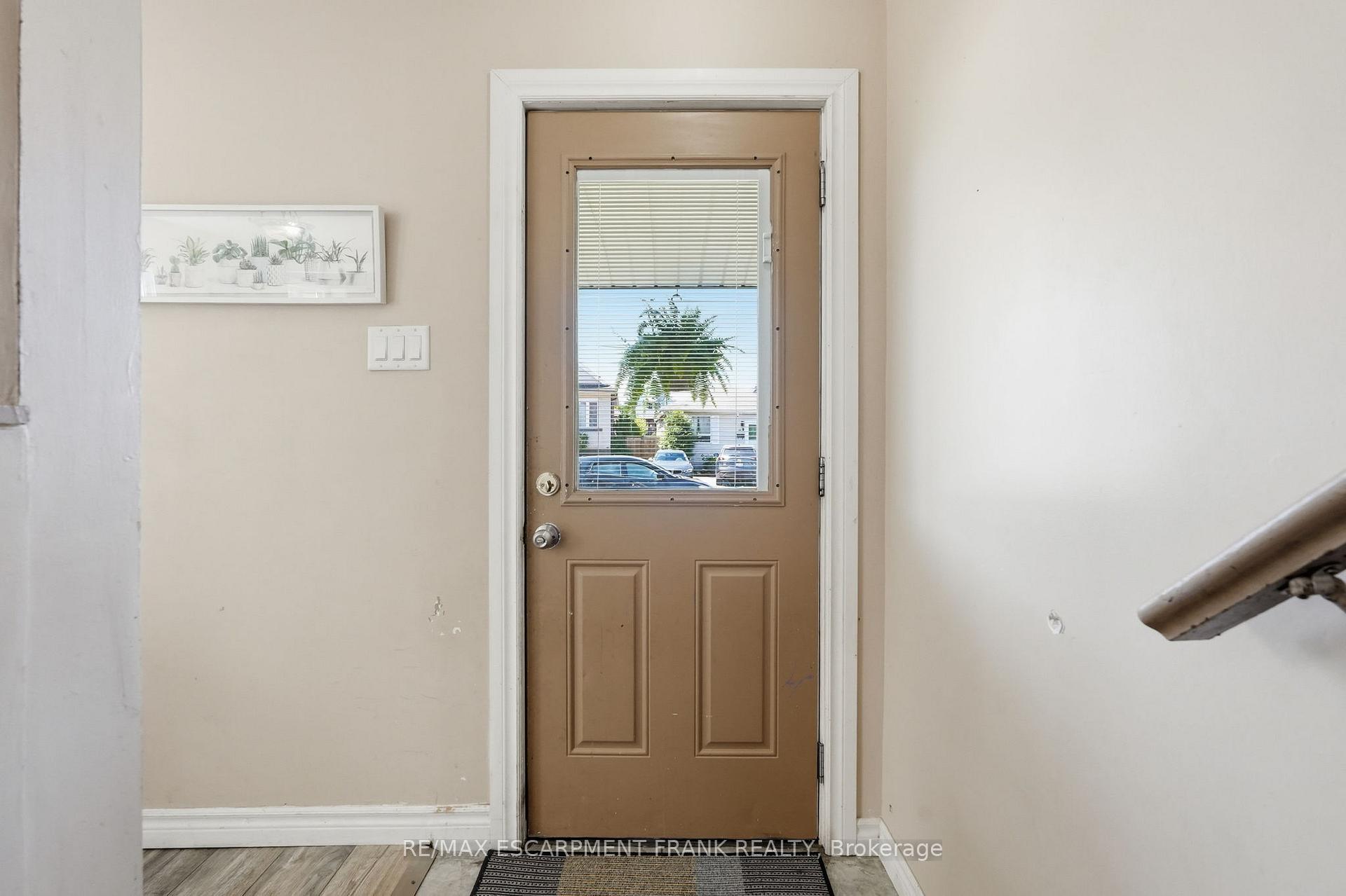 Photo 8 of 53 Dalhousie Avenue, Hamilton, Crown Point — HOMEH