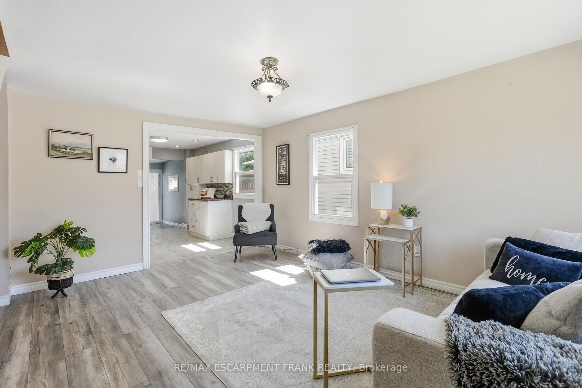 Photo 9 of 53 Dalhousie Avenue, Hamilton, Crown Point — HOMEH