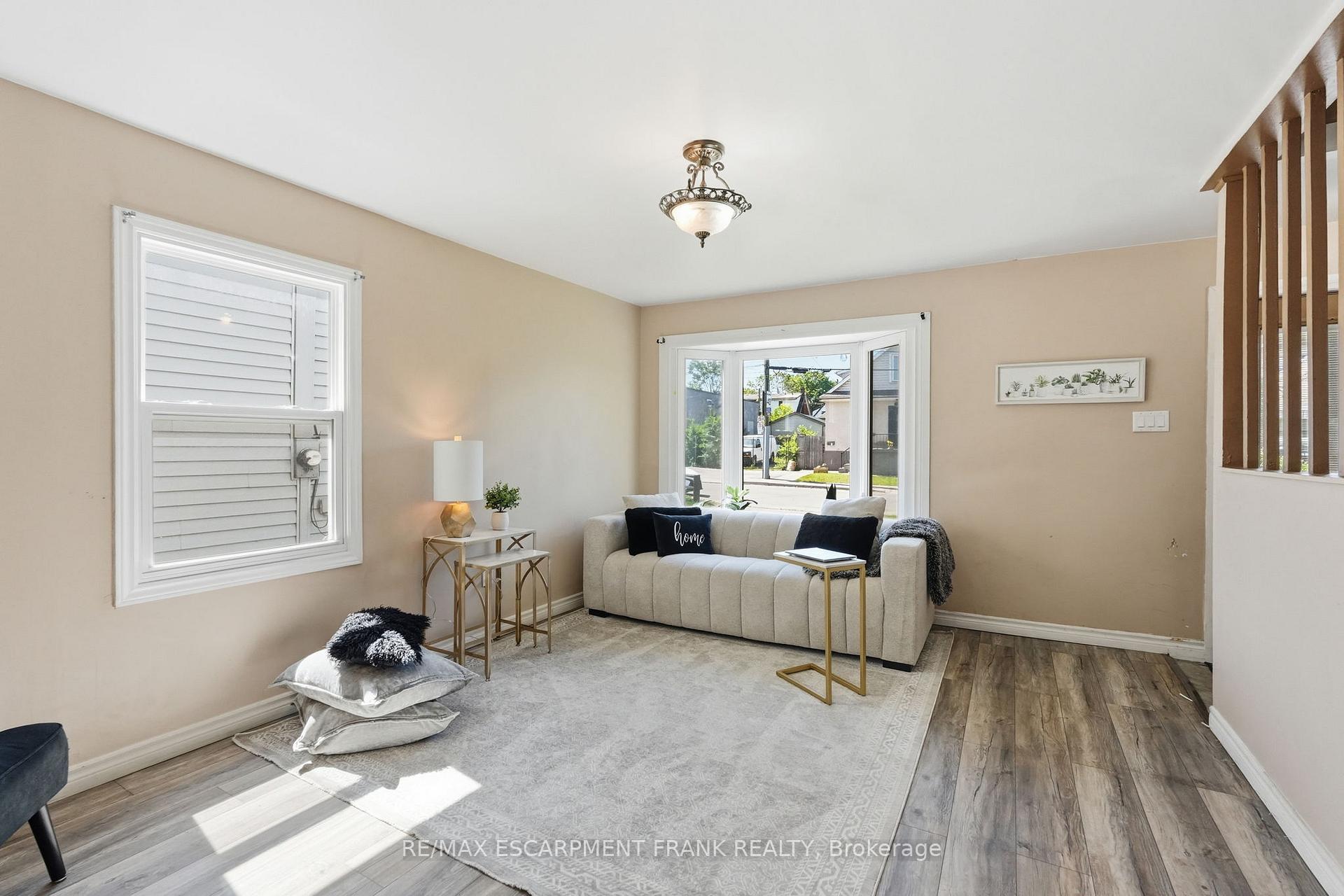 Photo 10 of 53 Dalhousie Avenue, Hamilton, Crown Point — HOMEH
