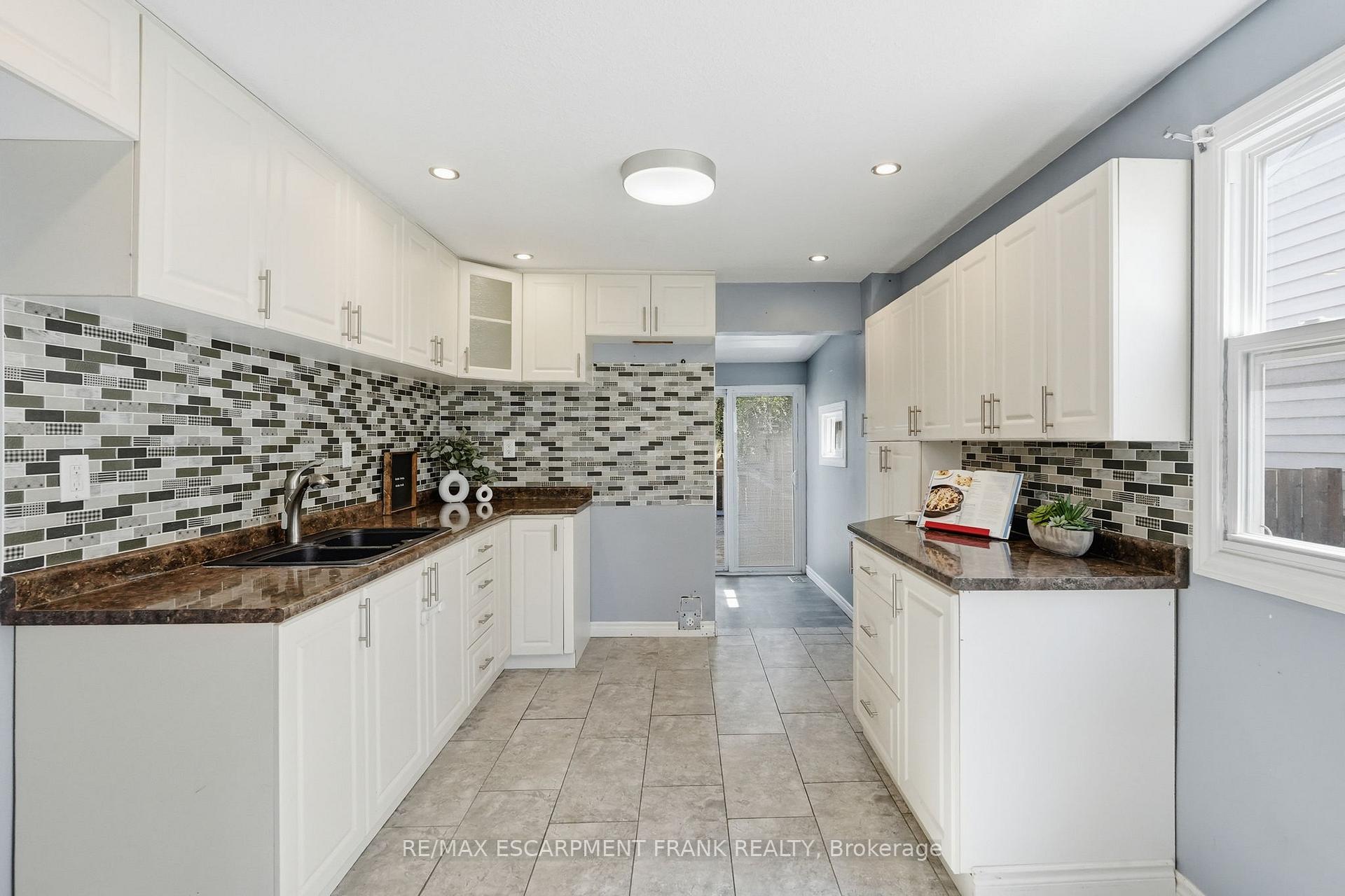 Photo 13 of 53 Dalhousie Avenue, Hamilton, Crown Point — HOMEH