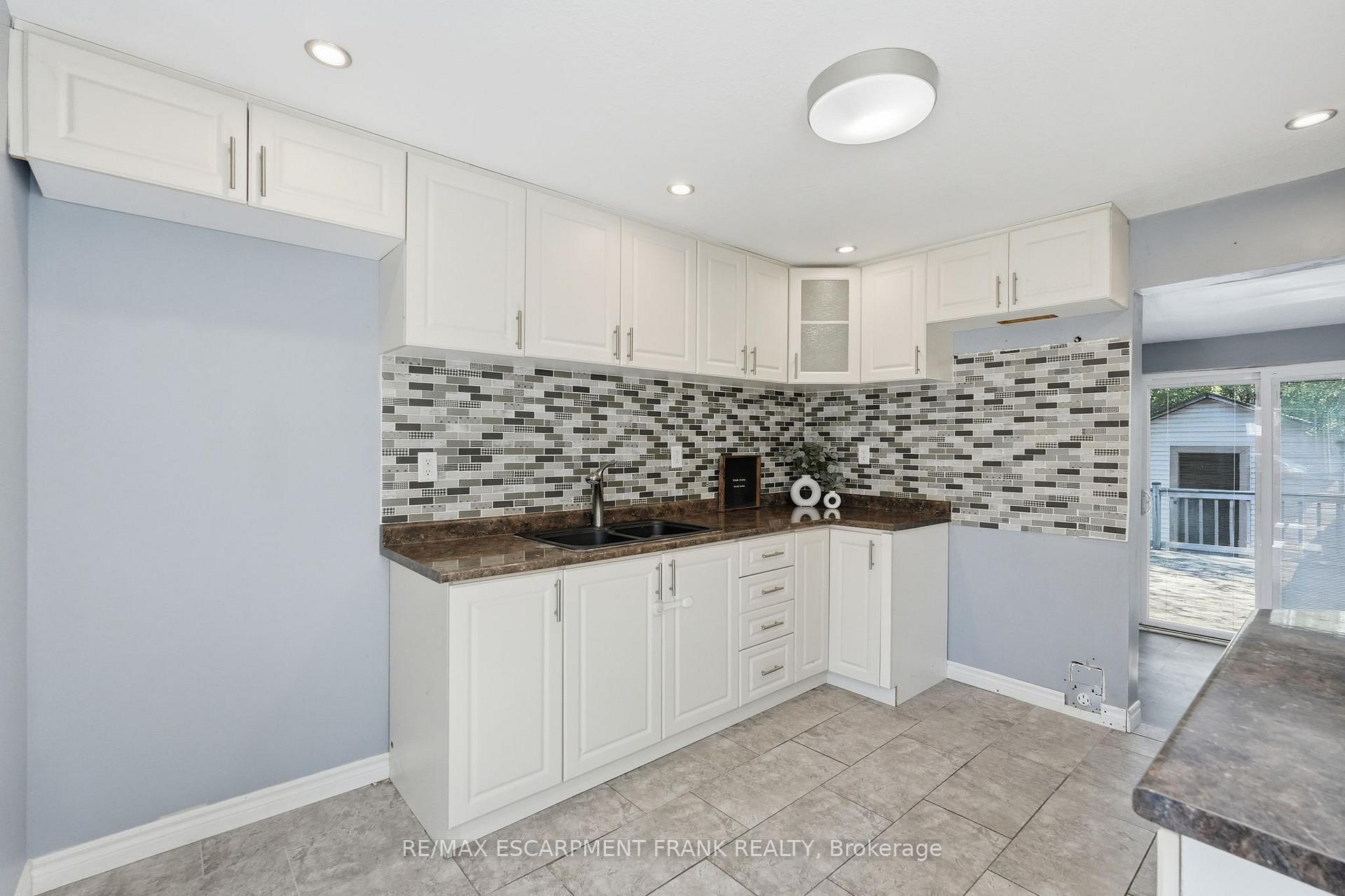 Photo 14 of 53 Dalhousie Avenue, Hamilton, Crown Point — HOMEH