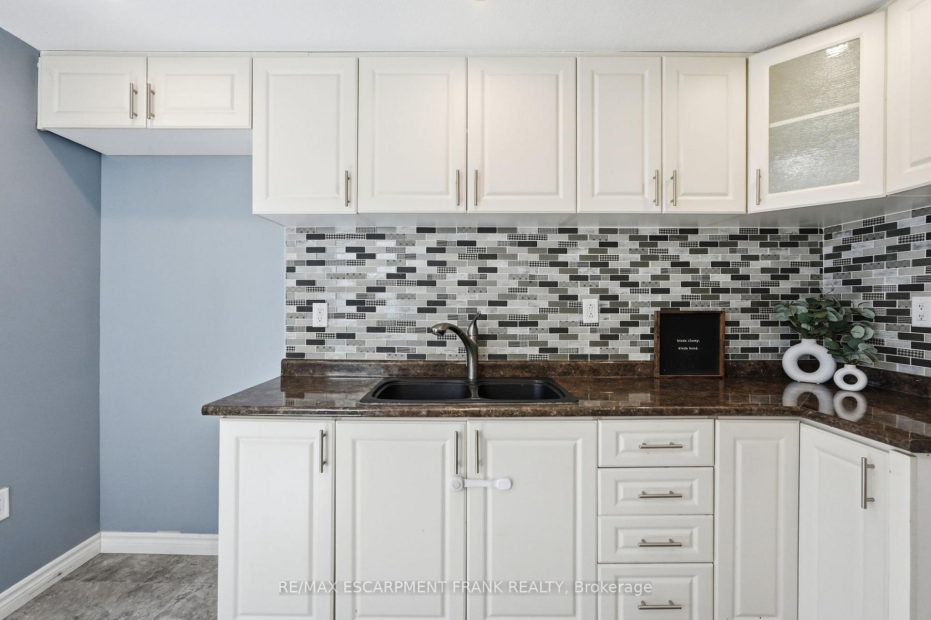 Photo 15 of 53 Dalhousie Avenue, Hamilton, Crown Point — HOMEH