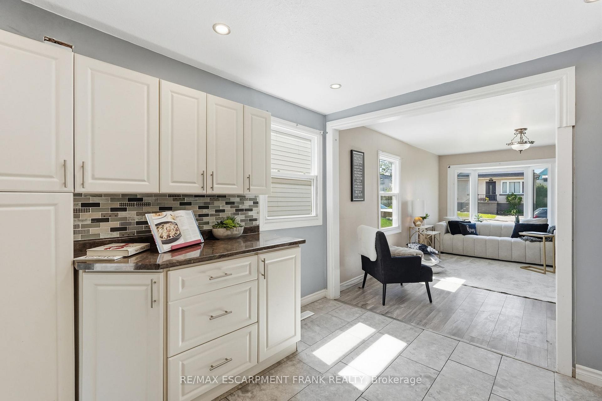 Photo 17 of 53 Dalhousie Avenue, Hamilton, Crown Point — HOMEH