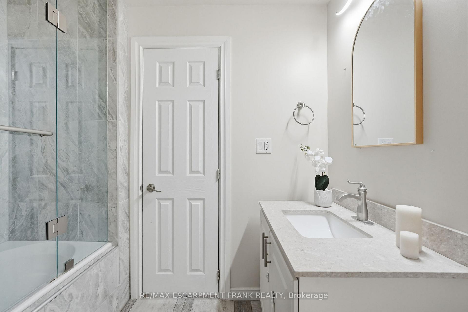 Photo 25 of 53 Dalhousie Avenue, Hamilton, Crown Point — HOMEH