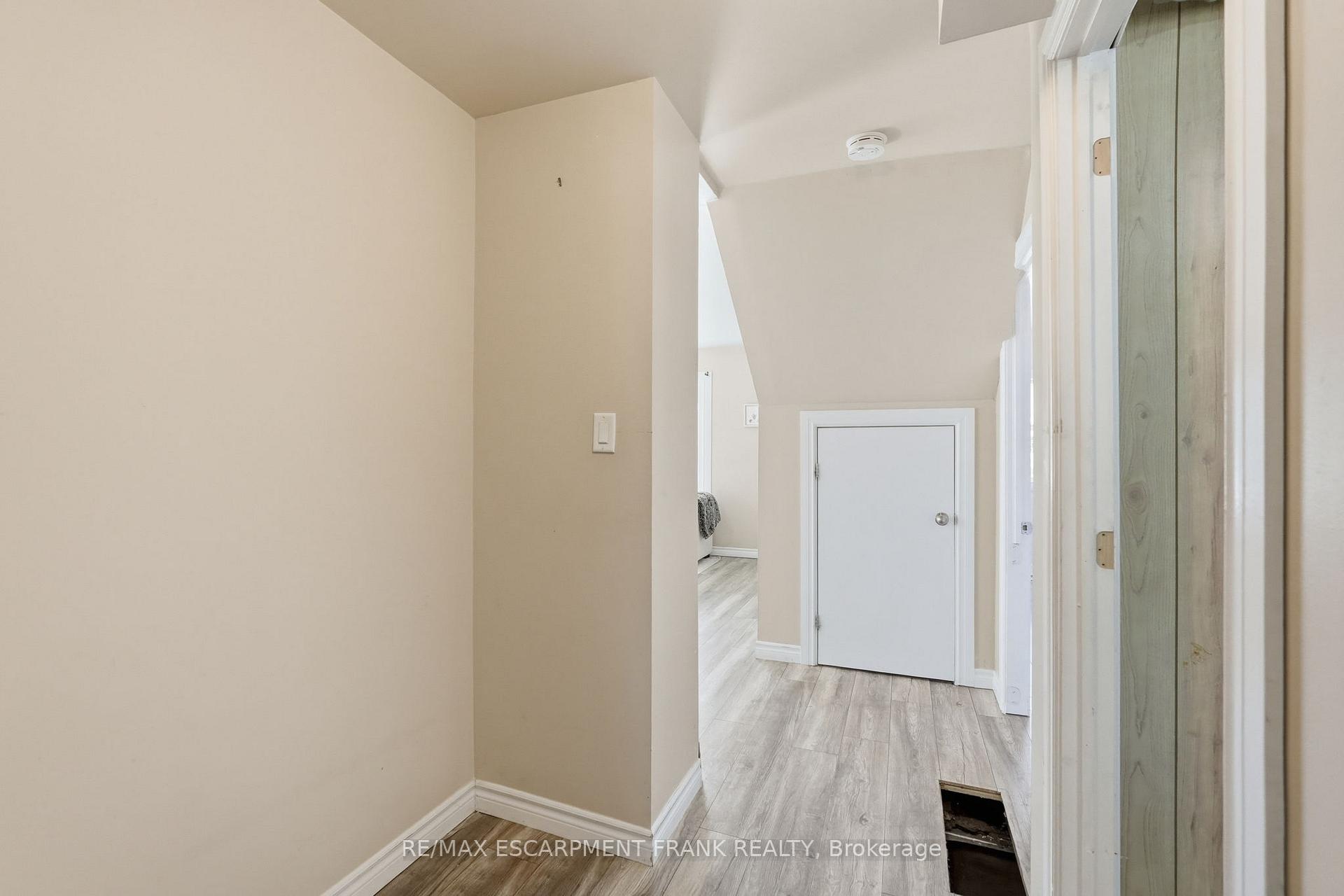 Photo 27 of 53 Dalhousie Avenue, Hamilton, Crown Point — HOMEH