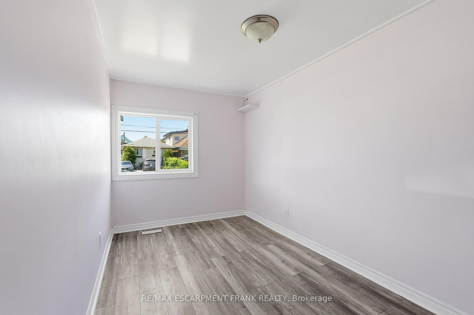 Photo 29 of 53 Dalhousie Avenue, Hamilton, Crown Point — HOMEH