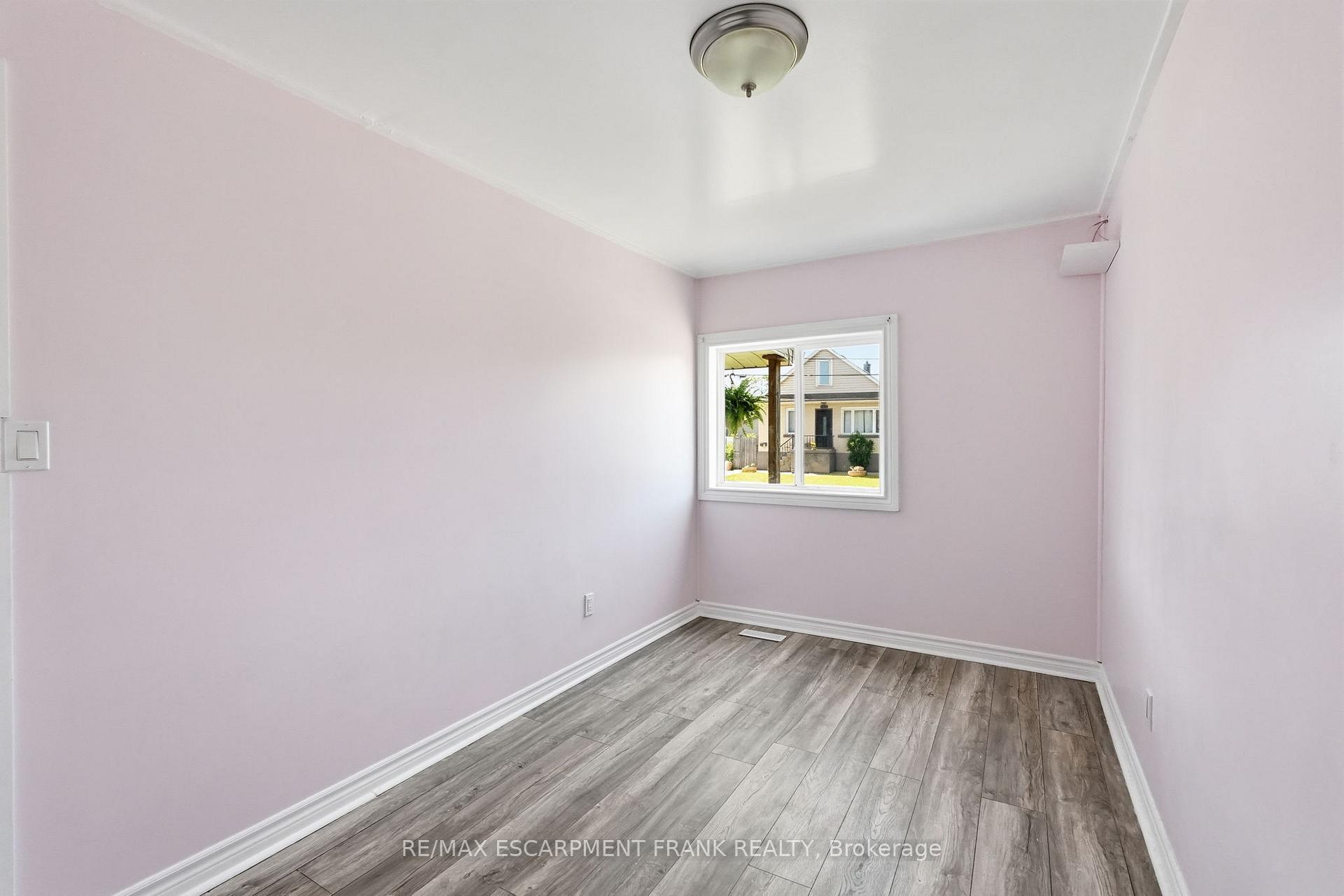 Photo 31 of 53 Dalhousie Avenue, Hamilton, Crown Point — HOMEH