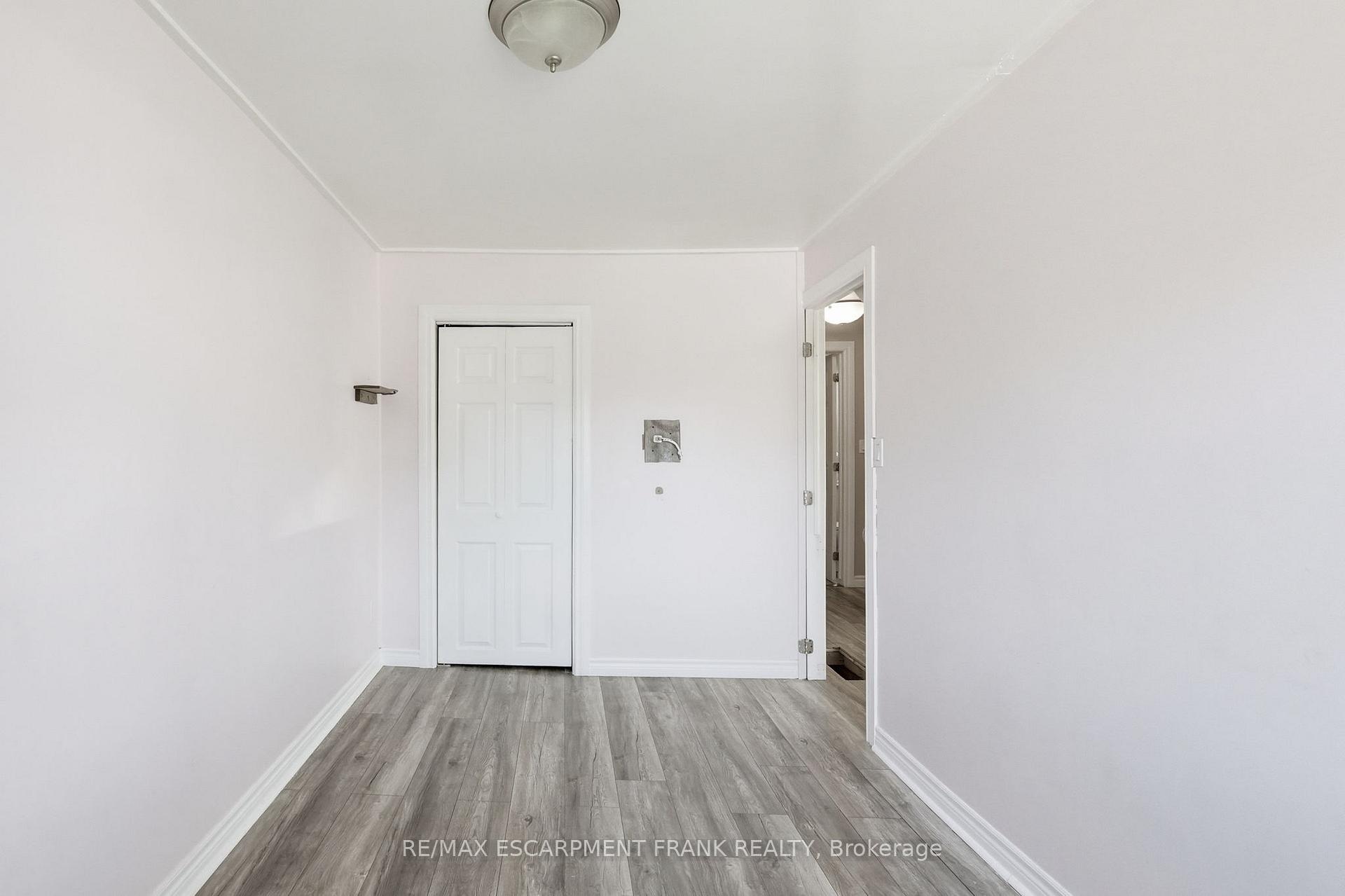 Photo 32 of 53 Dalhousie Avenue, Hamilton, Crown Point — HOMEH
