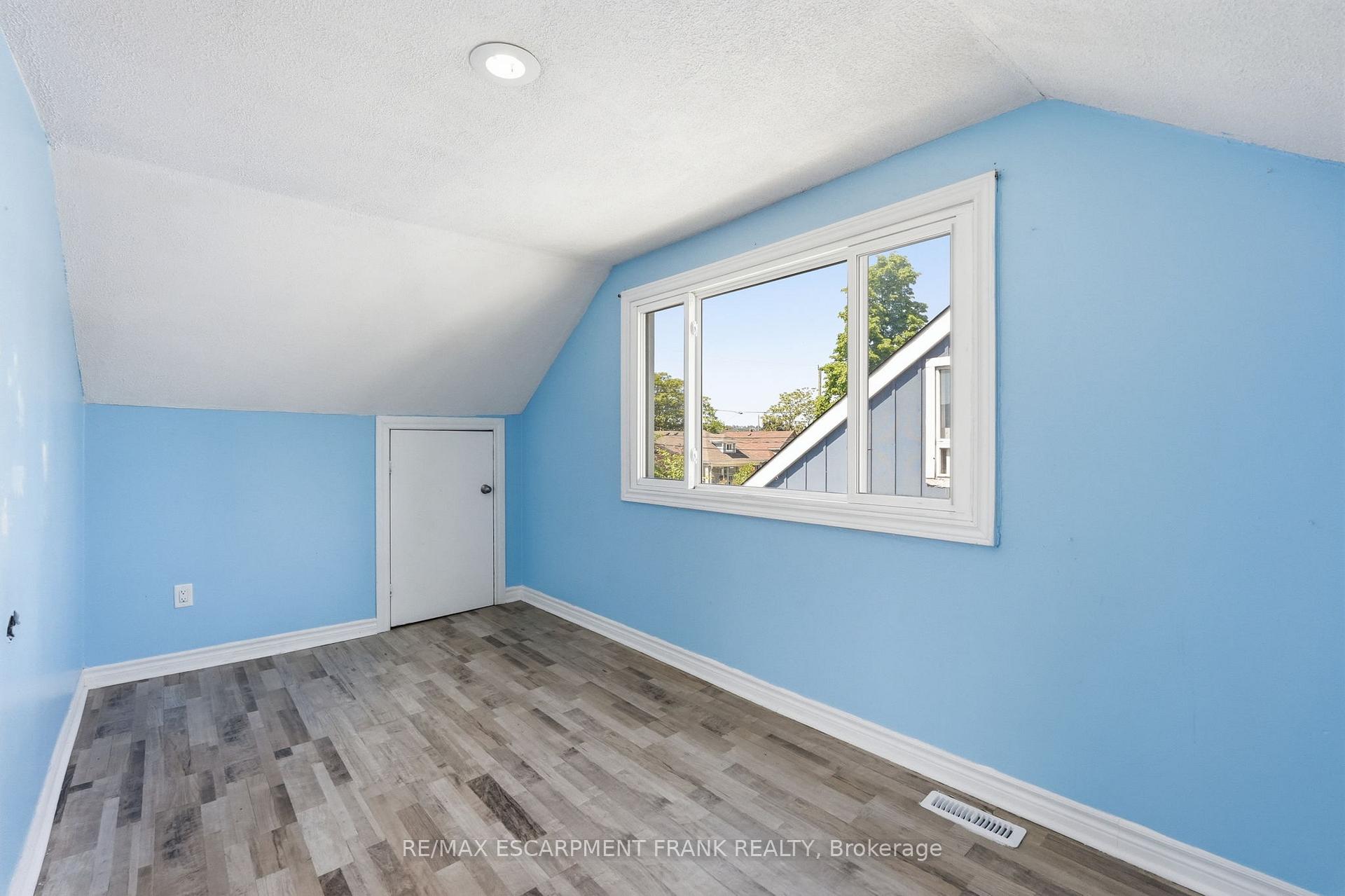 Photo 34 of 53 Dalhousie Avenue, Hamilton, Crown Point — HOMEH