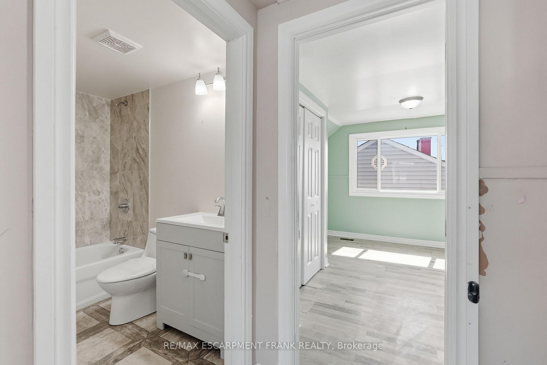 Photo 41 of 53 Dalhousie Avenue, Hamilton, Crown Point — HOMEH
