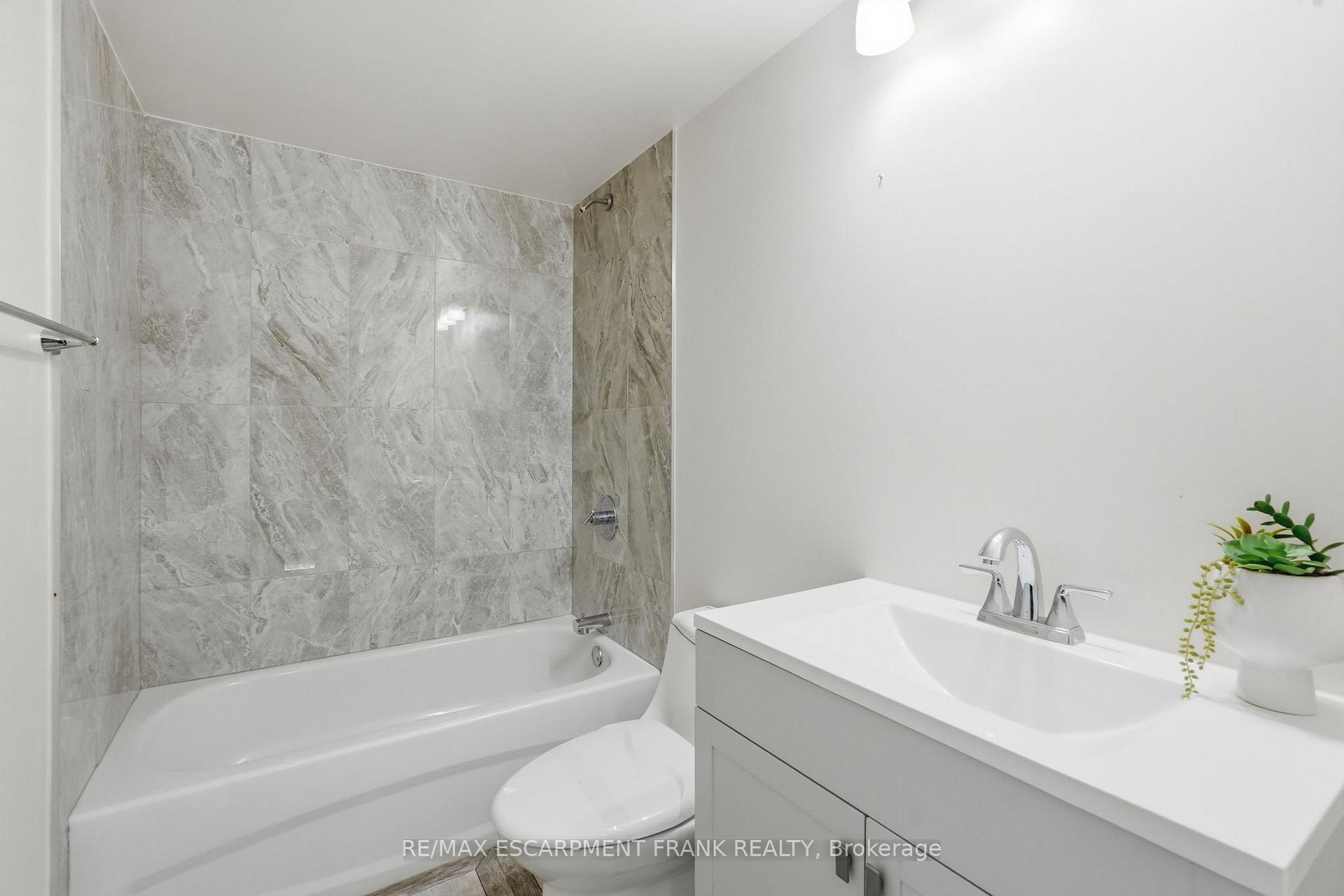 Photo 42 of 53 Dalhousie Avenue, Hamilton, Crown Point — HOMEH