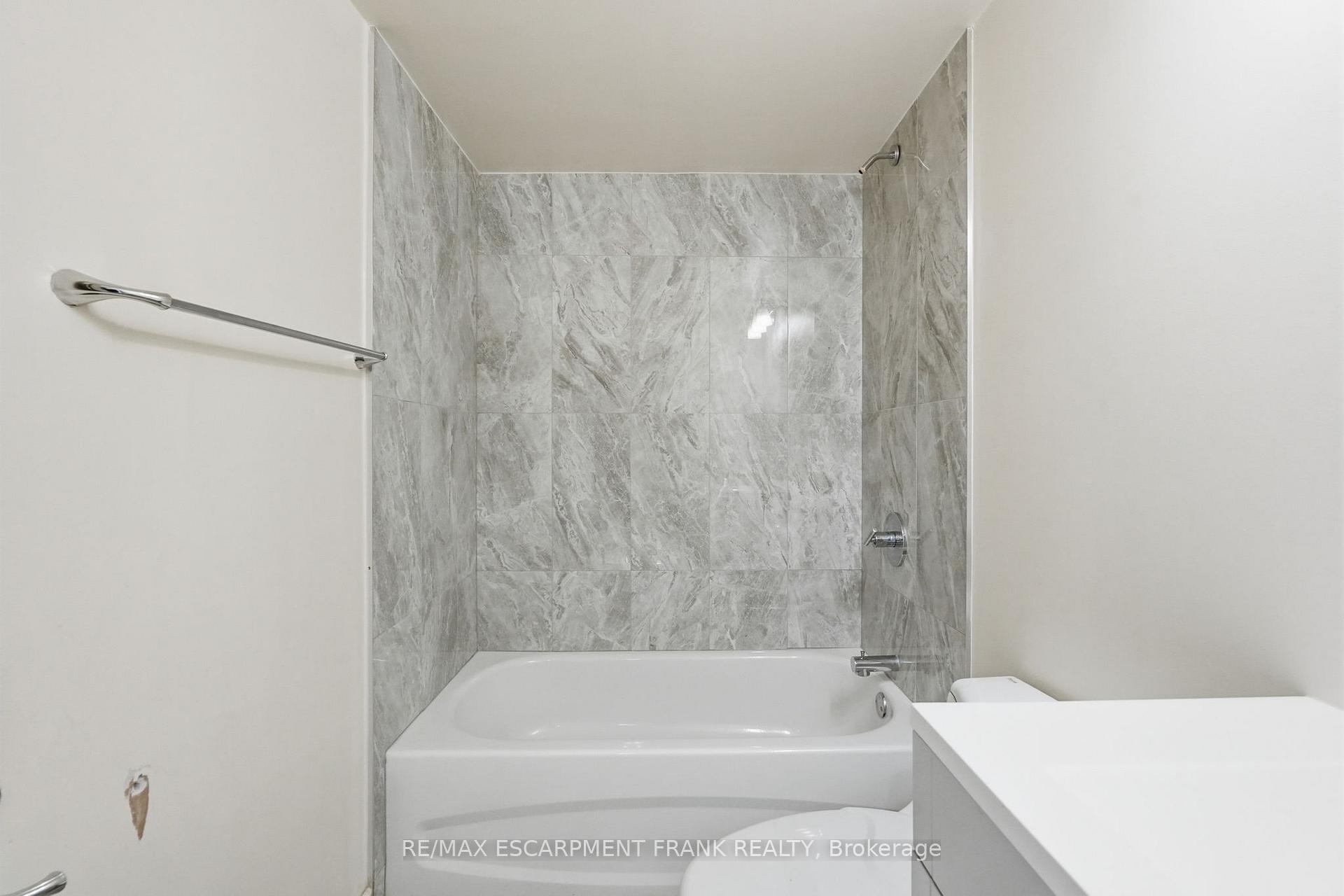 Photo 43 of 53 Dalhousie Avenue, Hamilton, Crown Point — HOMEH