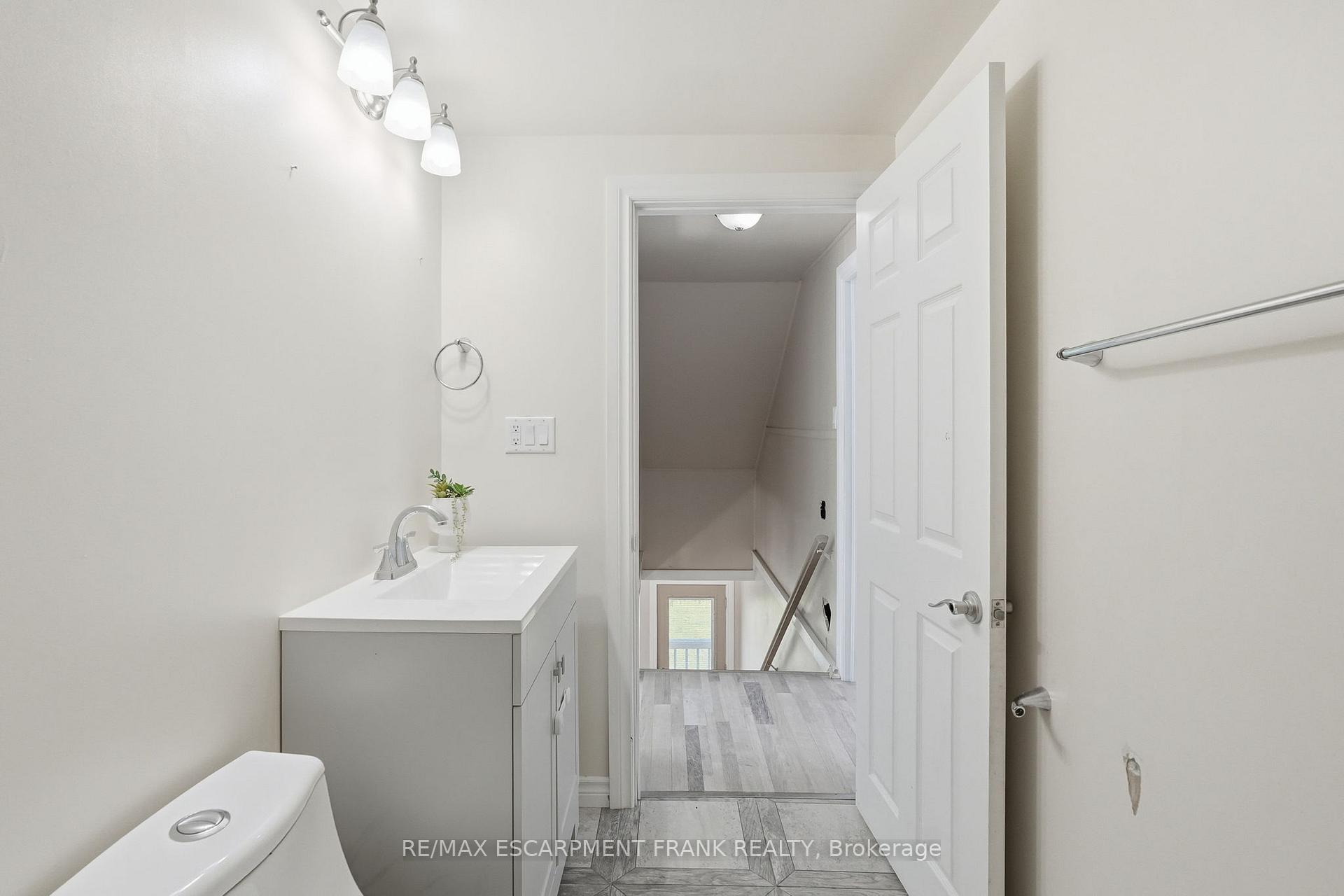 Photo 44 of 53 Dalhousie Avenue, Hamilton, Crown Point — HOMEH