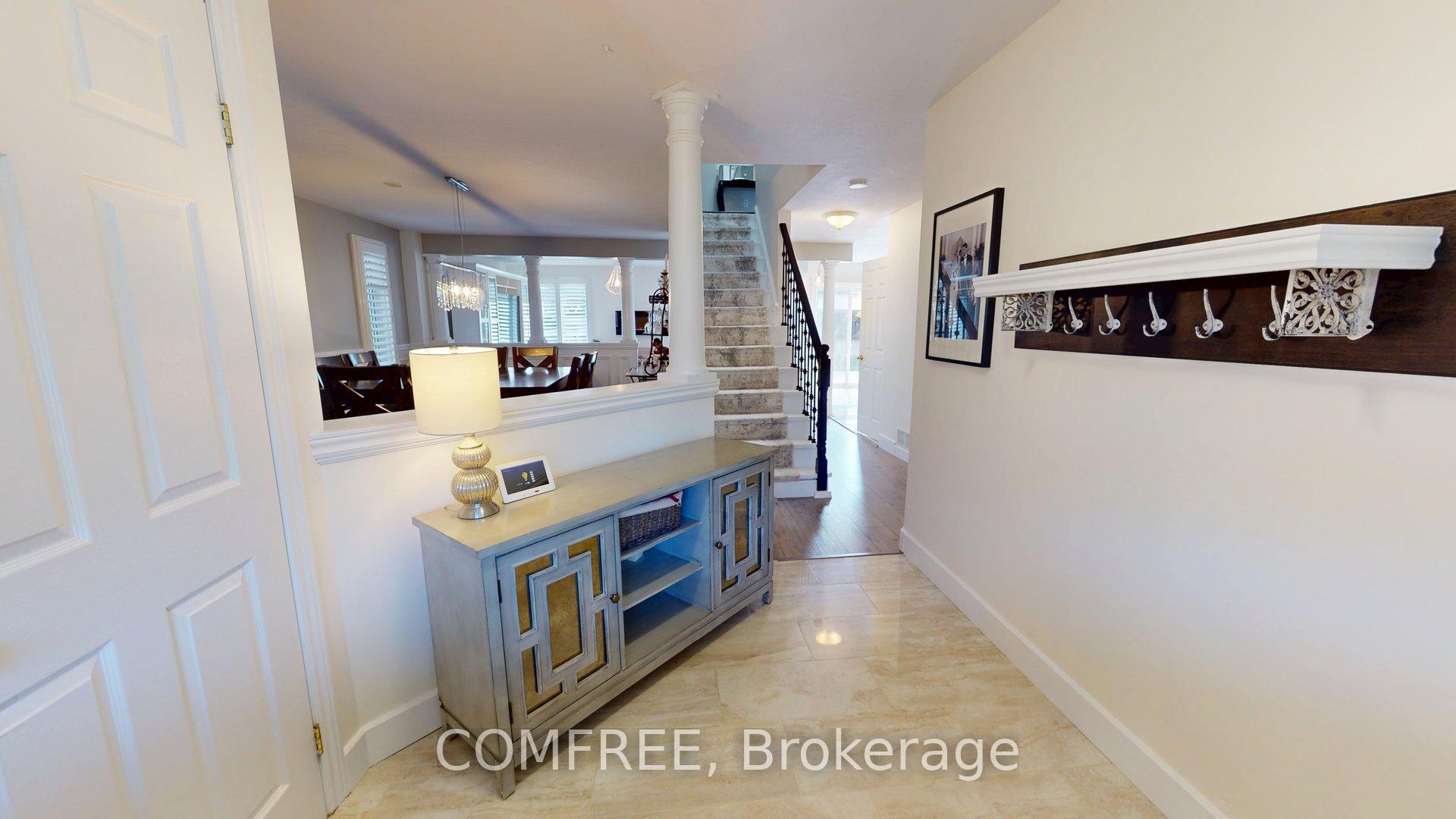 Photo 5 of 723 Munich Circle, Waterloo, Clair Hills — HOMEH
