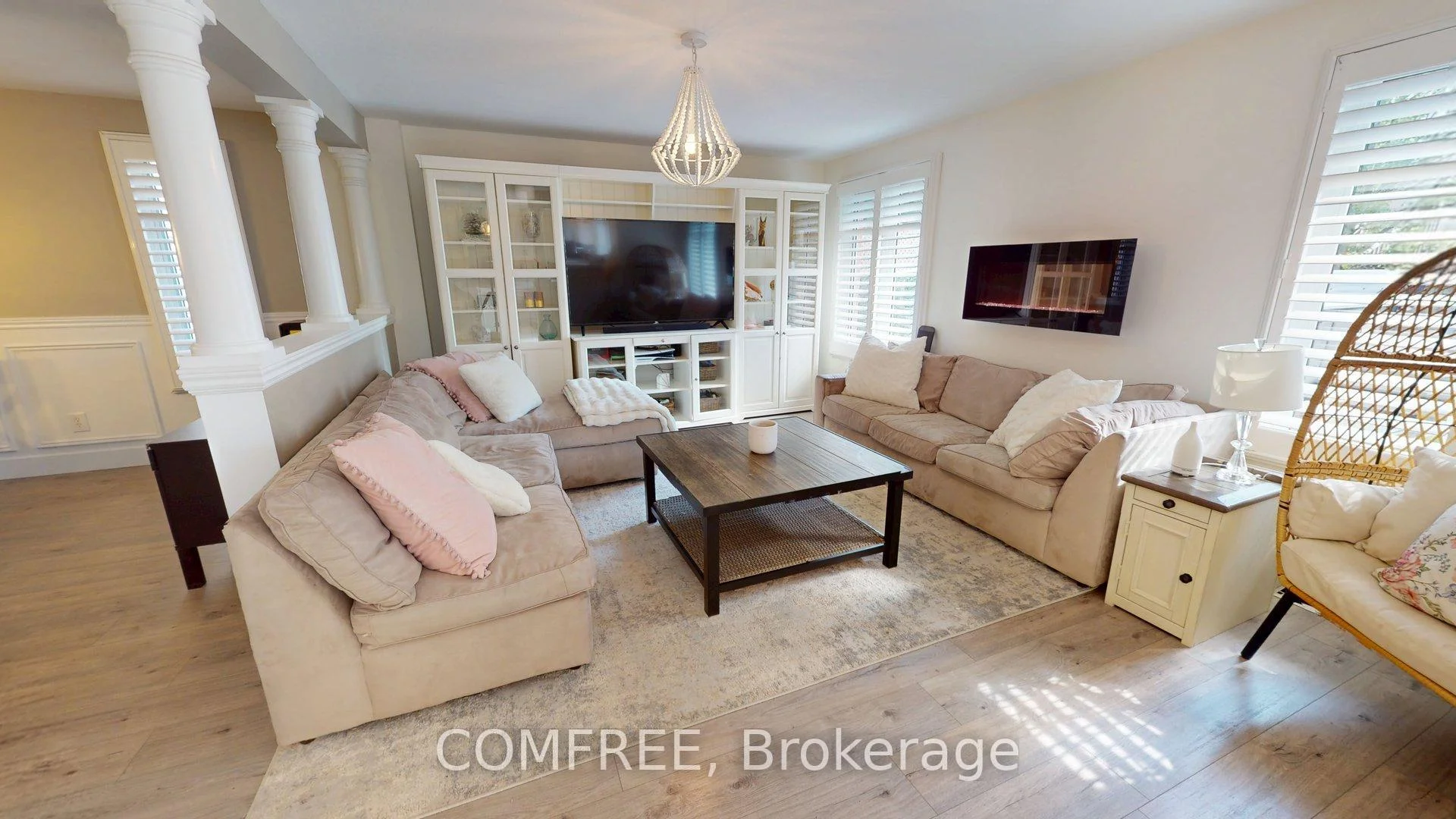 Photo 10 of 723 Munich Circle, Waterloo, Clair Hills — HOMEH