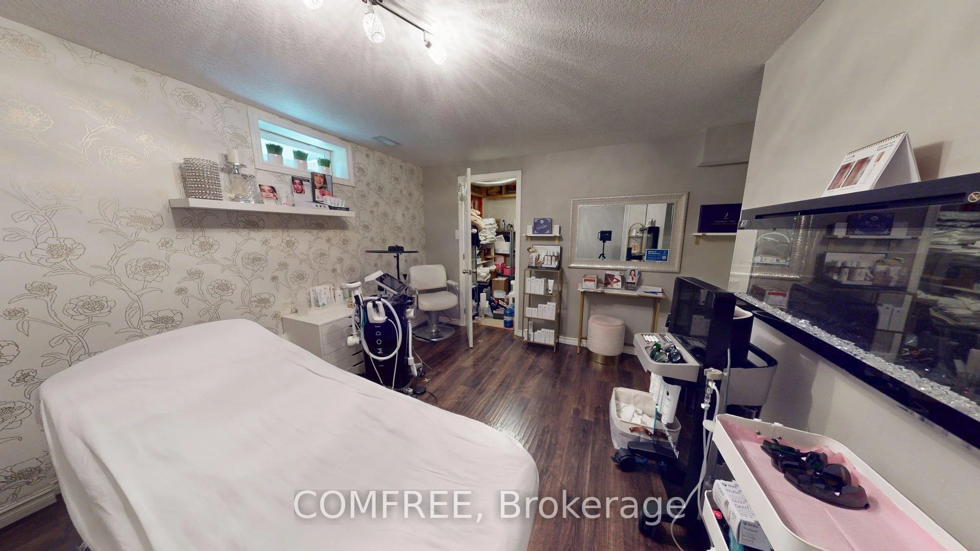 Photo 61 of 723 Munich Circle, Waterloo, Clair Hills — HOMEH