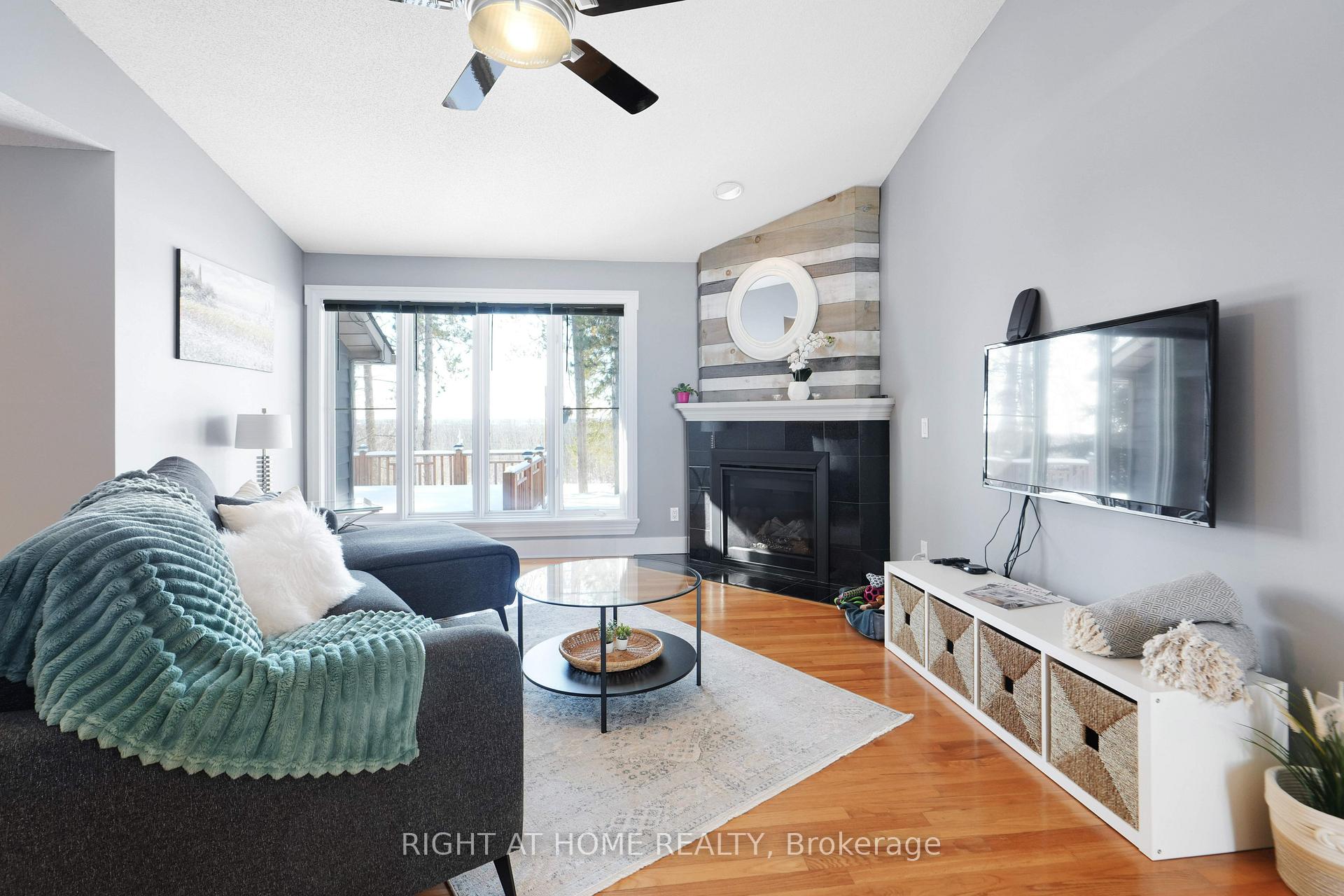 Photo 8 of 114 David Kennedy Drive, Ottawa, Dunrobin Shores — HOMEH