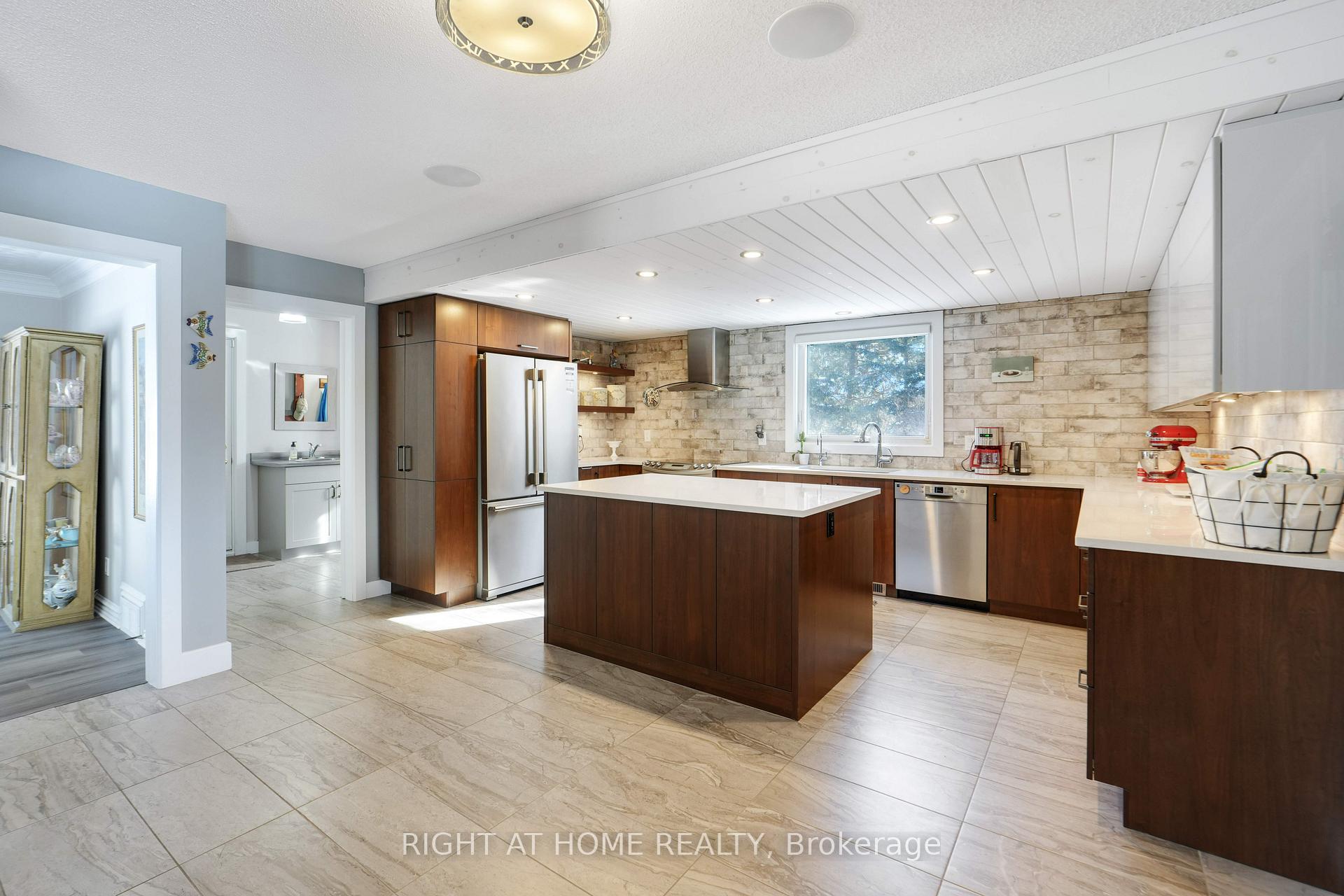 Photo 12 of 114 David Kennedy Drive, Ottawa, Dunrobin Shores — HOMEH