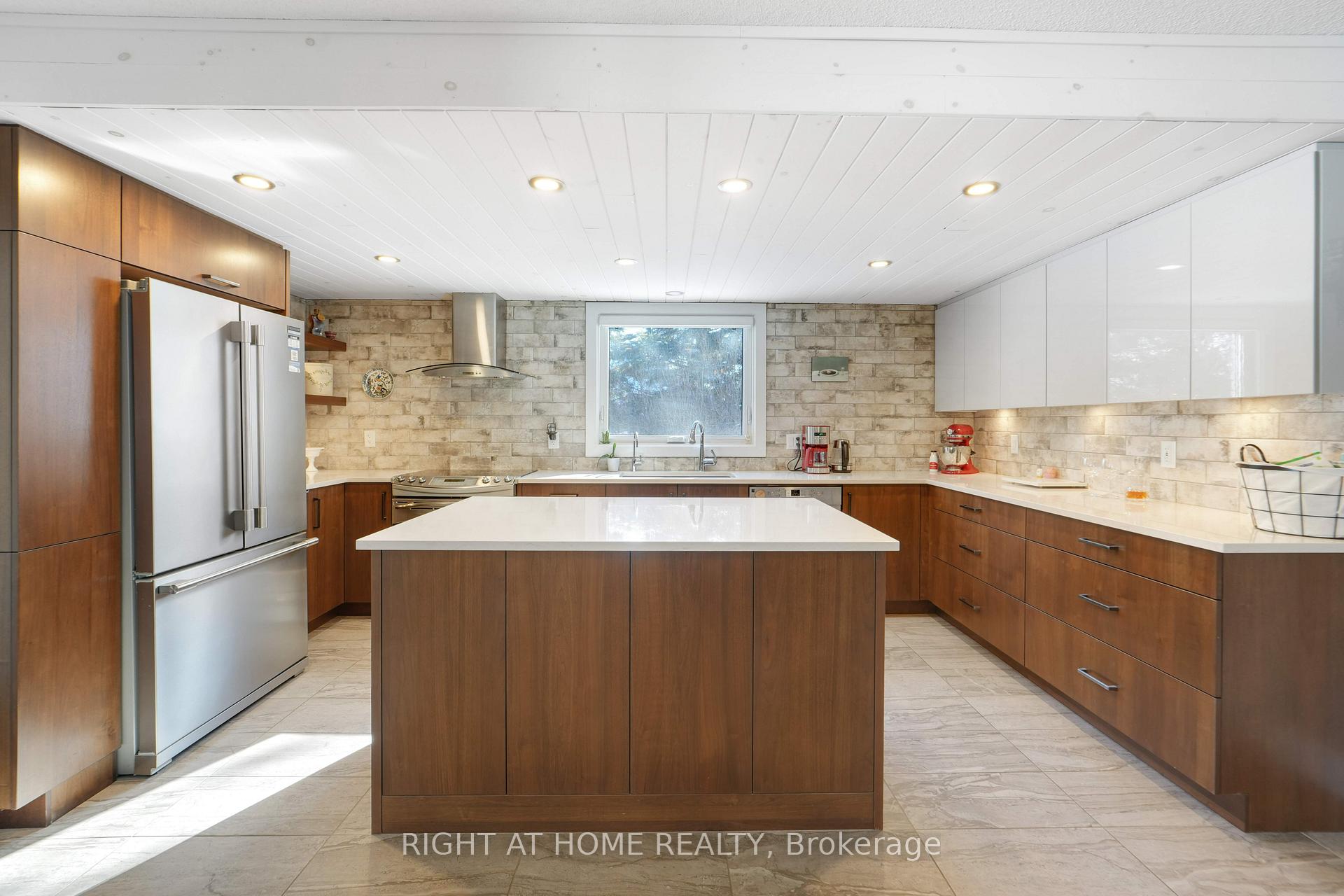 Photo 13 of 114 David Kennedy Drive, Ottawa, Dunrobin Shores — HOMEH