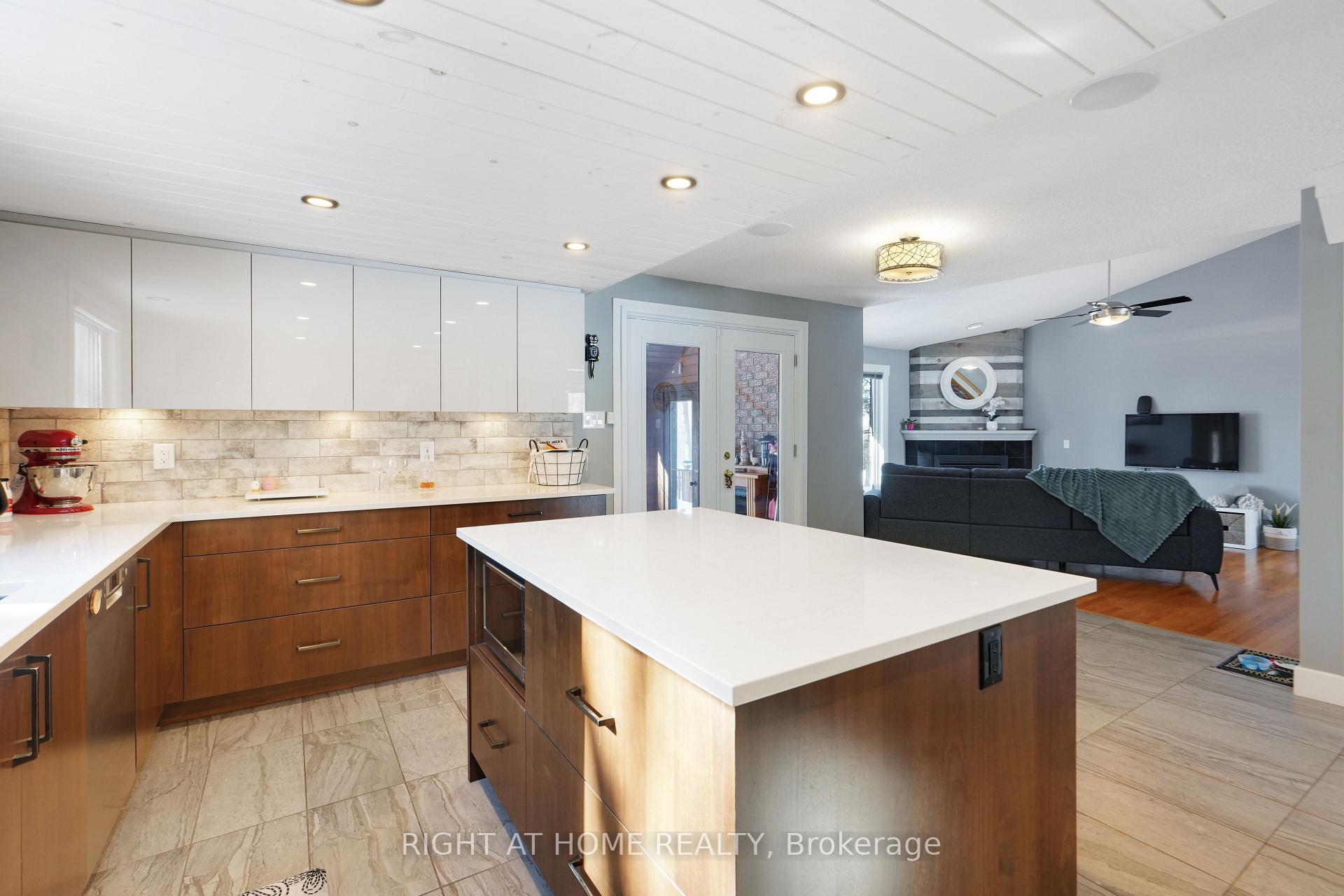 Photo 15 of 114 David Kennedy Drive, Ottawa, Dunrobin Shores — HOMEH