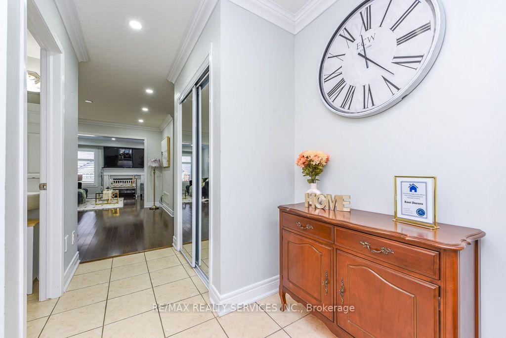 Photo 6 of 22 Robert Parkingson Drive W, Brampton, Northwest Brampton — HOMEH