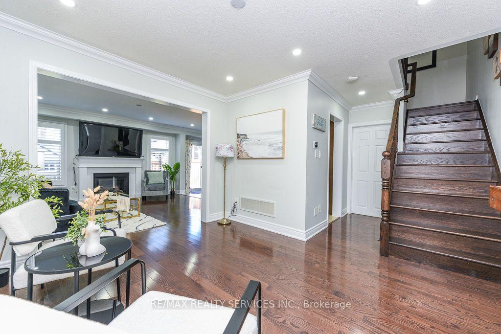 Photo 10 of 22 Robert Parkingson Drive W, Brampton, Northwest Brampton — HOMEH