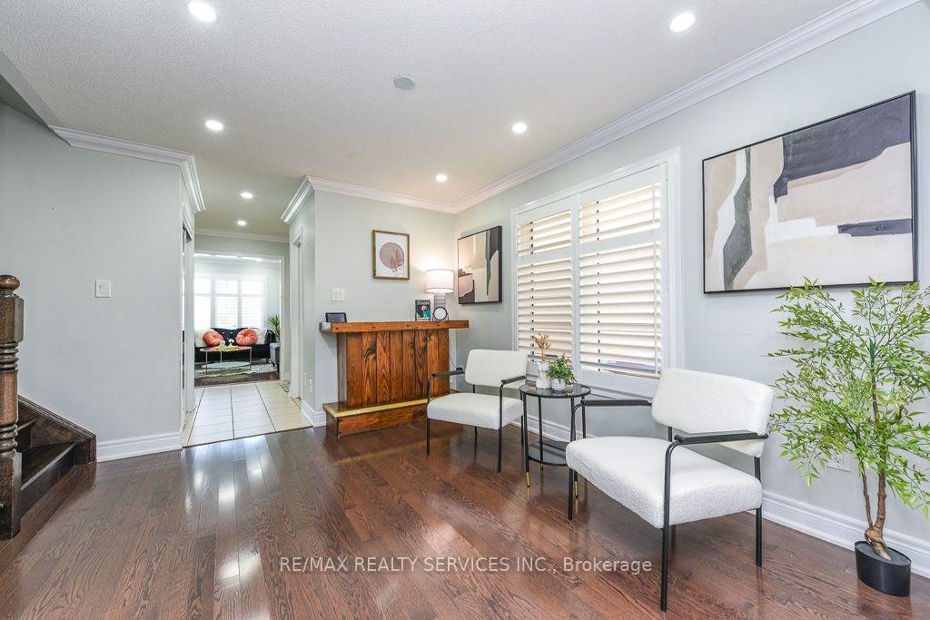 Photo 11 of 22 Robert Parkingson Drive W, Brampton, Northwest Brampton — HOMEH