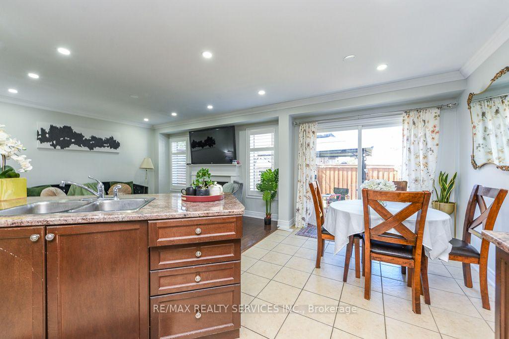 Photo 14 of 22 Robert Parkingson Drive W, Brampton, Northwest Brampton — HOMEH