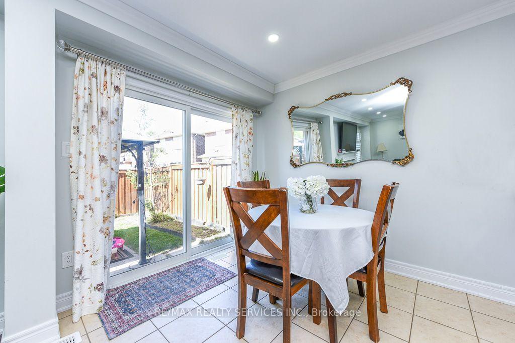 Photo 15 of 22 Robert Parkingson Drive W, Brampton, Northwest Brampton — HOMEH