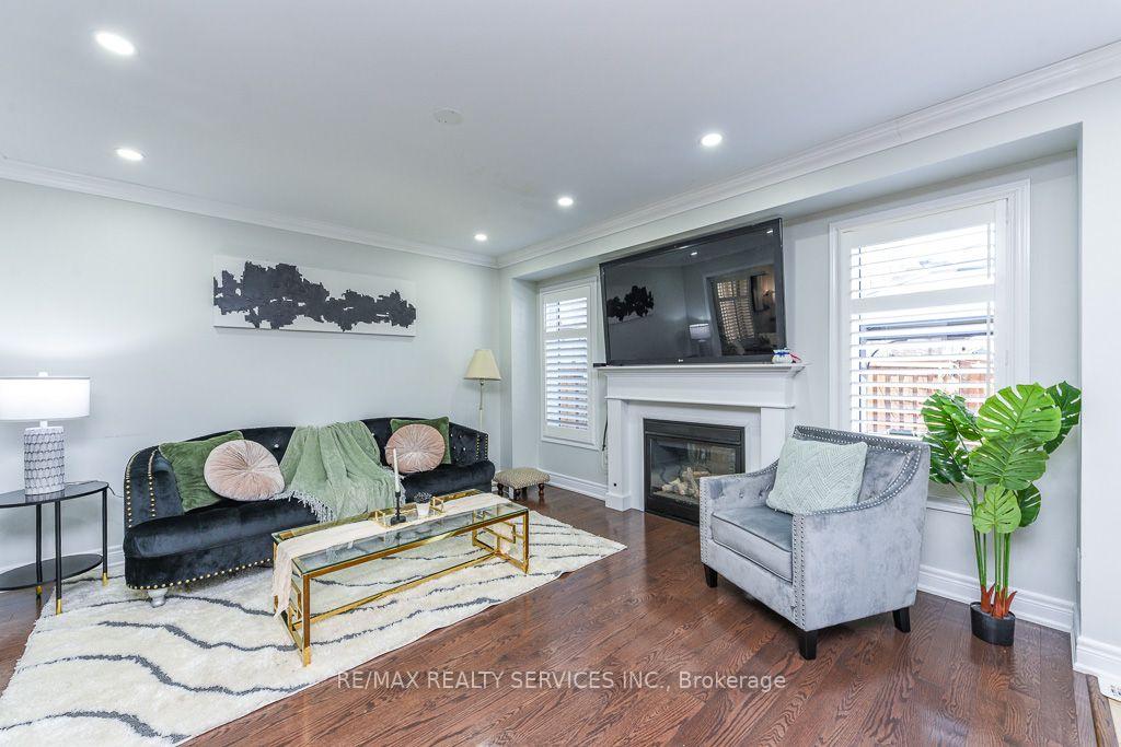 Photo 16 of 22 Robert Parkingson Drive W, Brampton, Northwest Brampton — HOMEH