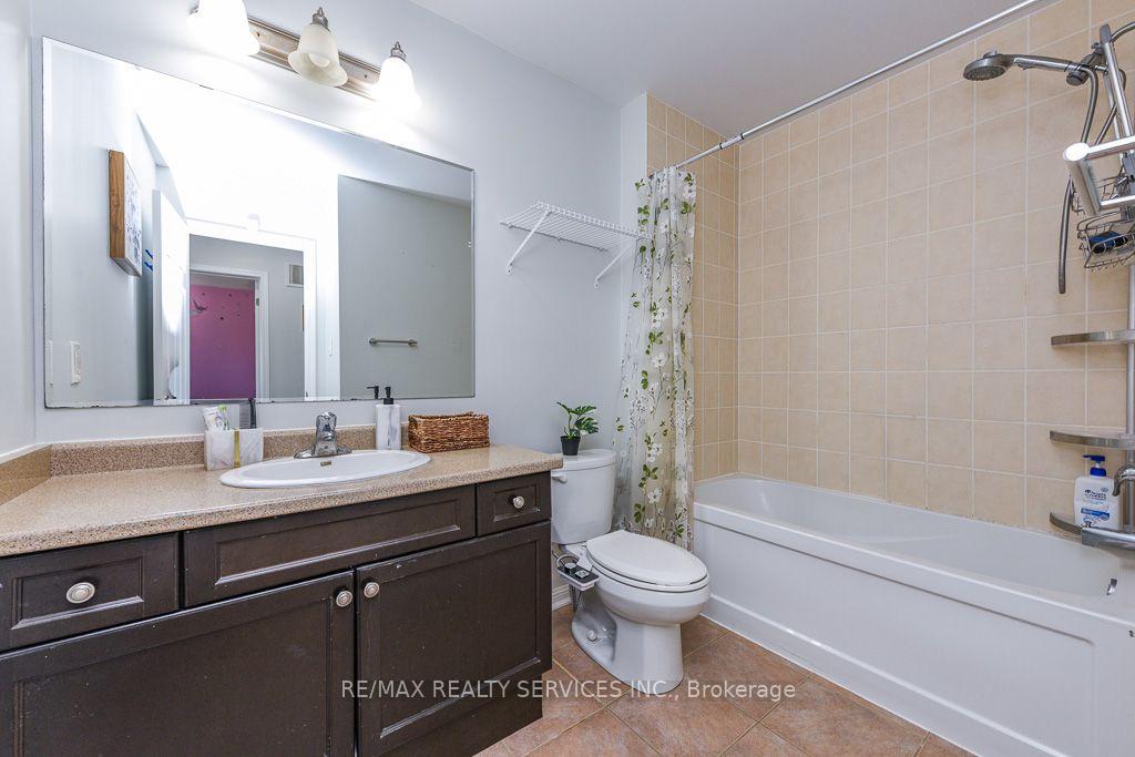 Photo 26 of 22 Robert Parkingson Drive W, Brampton, Northwest Brampton — HOMEH