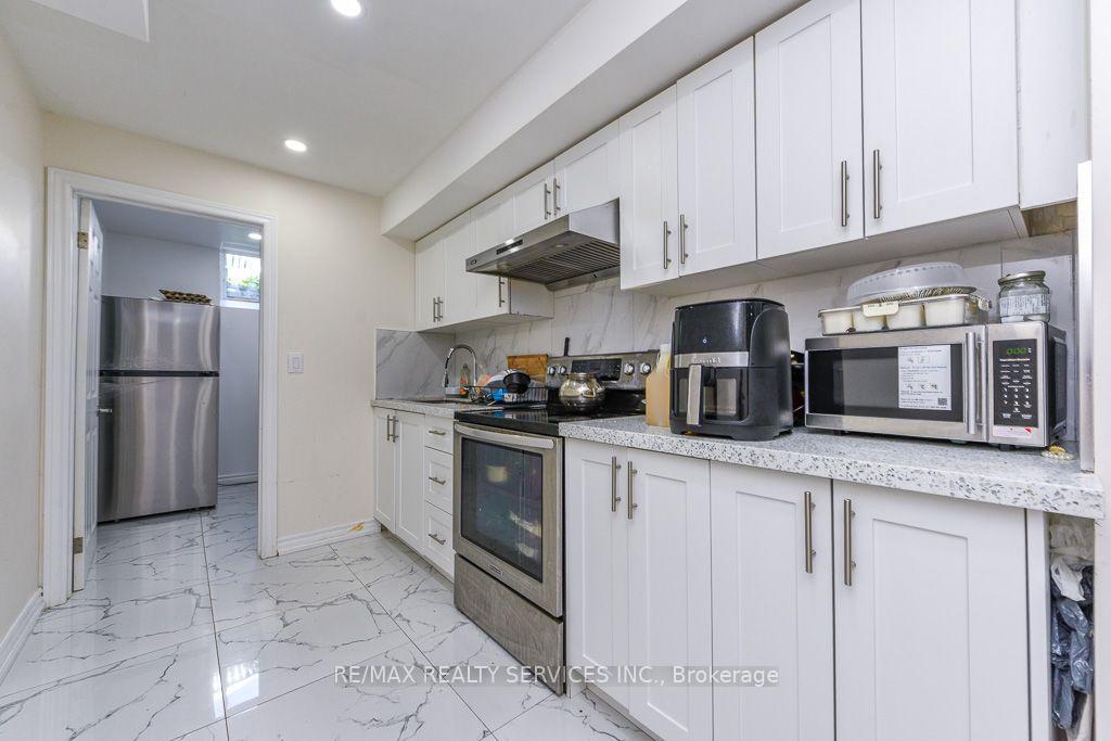 Photo 29 of 22 Robert Parkingson Drive W, Brampton, Northwest Brampton — HOMEH