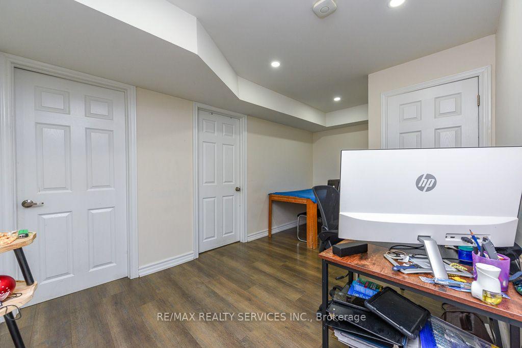 Photo 35 of 22 Robert Parkingson Drive W, Brampton, Northwest Brampton — HOMEH