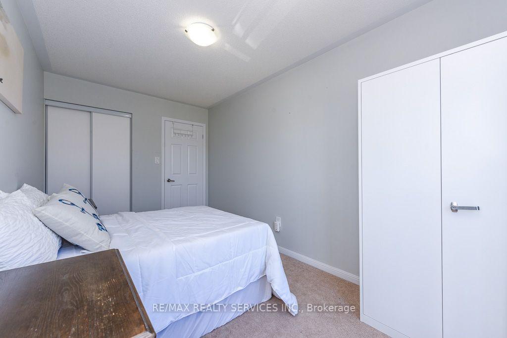 Photo 40 of 22 Robert Parkingson Drive W, Brampton, Northwest Brampton — HOMEH