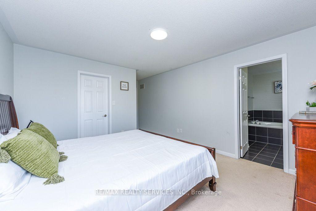 Photo 41 of 22 Robert Parkingson Drive W, Brampton, Northwest Brampton — HOMEH