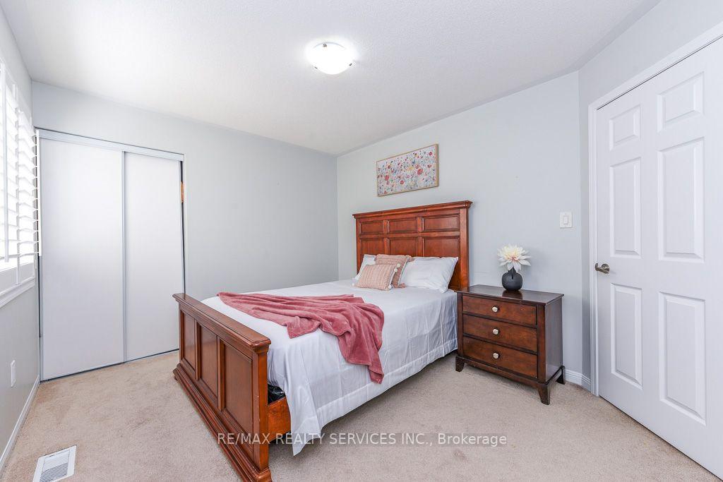 Photo 45 of 22 Robert Parkingson Drive W, Brampton, Northwest Brampton — HOMEH
