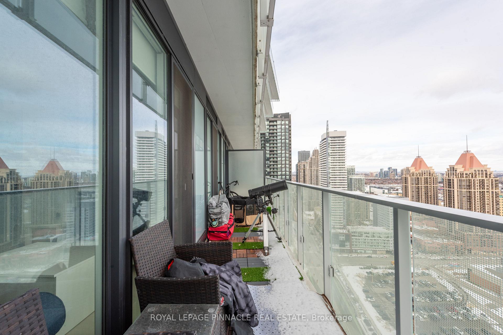 Photo 5 of Unit 2802, 3900 Confederation Parkway, Mississauga, City Centre — HOMEH