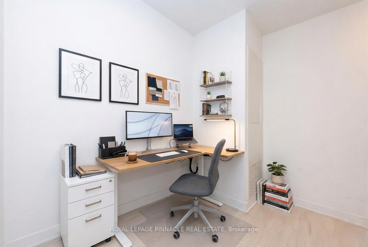 Photo 6 of Unit 2802, 3900 Confederation Parkway, Mississauga, City Centre — HOMEH