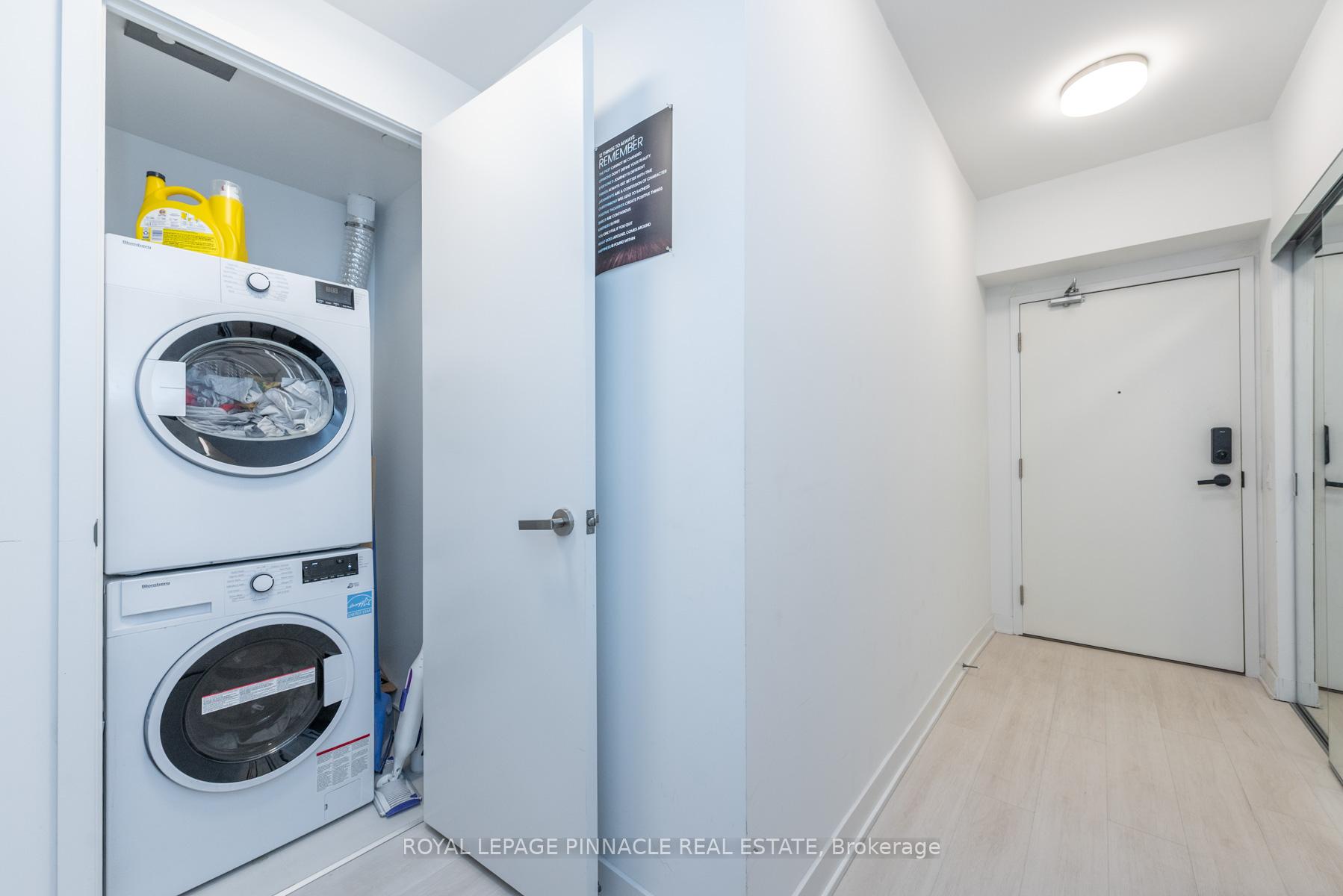 Photo 9 of Unit 2802, 3900 Confederation Parkway, Mississauga, City Centre — HOMEH
