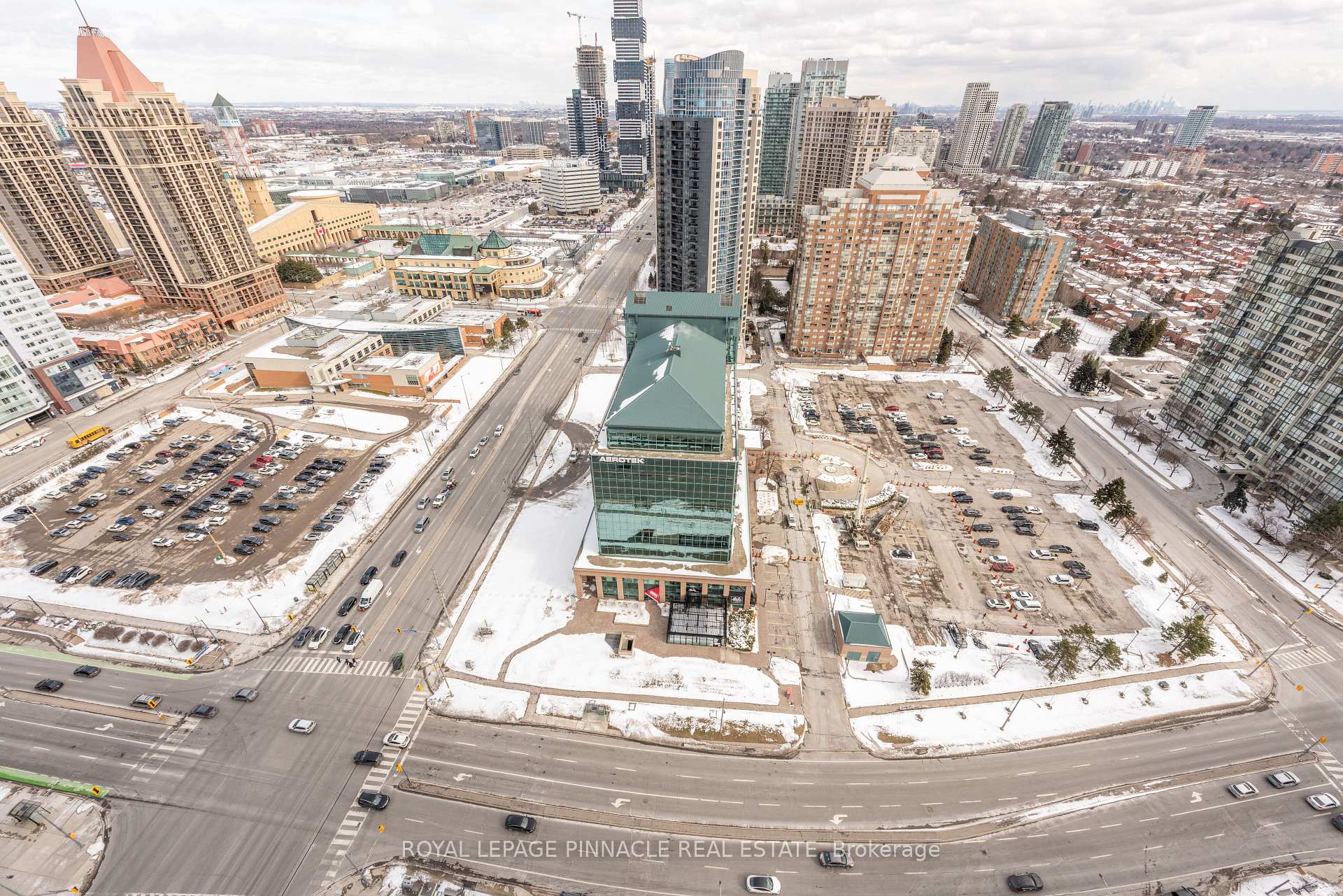 Photo 13 of Unit 2802, 3900 Confederation Parkway, Mississauga, City Centre — HOMEH
