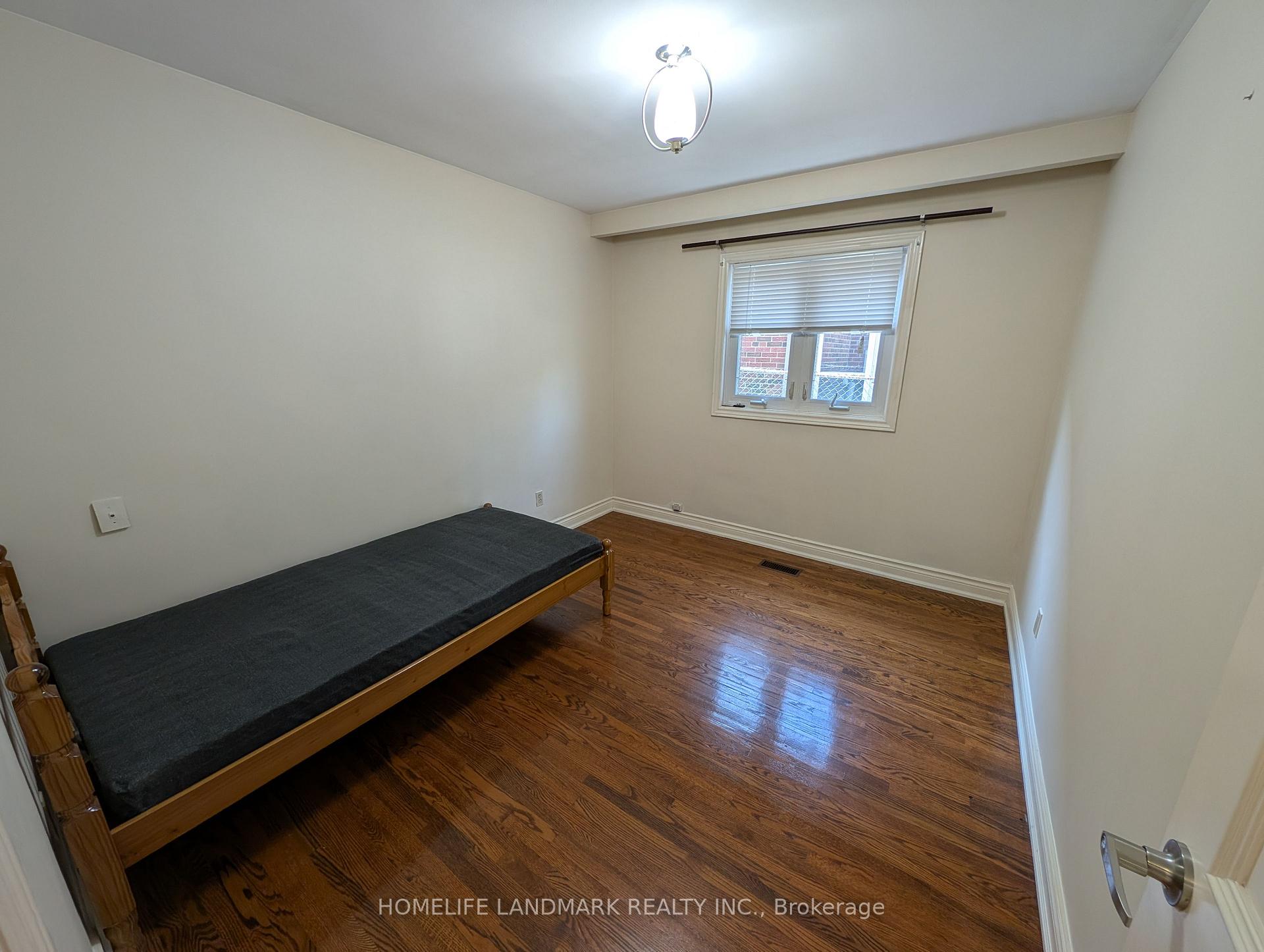 Photo 5 of Unit (ground level unit), 56 Bickerton Crescent, North York, Pleasant View — HOMEH