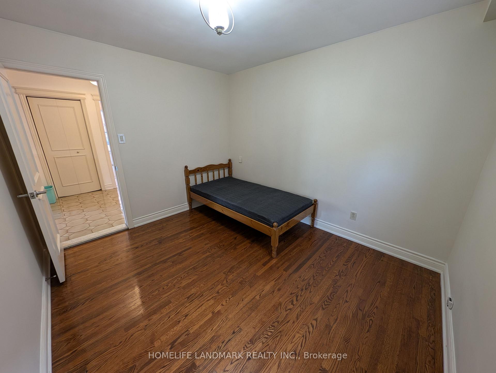 Photo 6 of Unit (ground level unit), 56 Bickerton Crescent, North York, Pleasant View — HOMEH