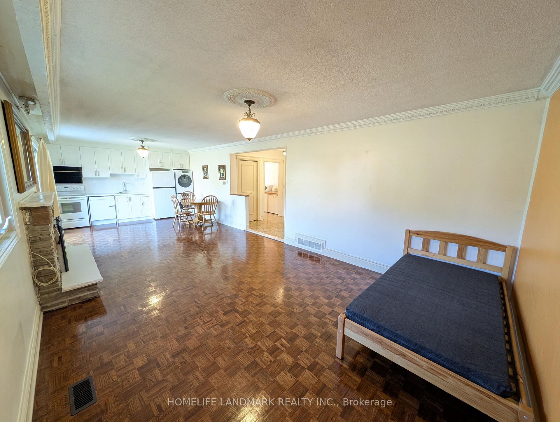 Photo 10 of Unit (ground level unit), 56 Bickerton Crescent, North York, Pleasant View — HOMEH