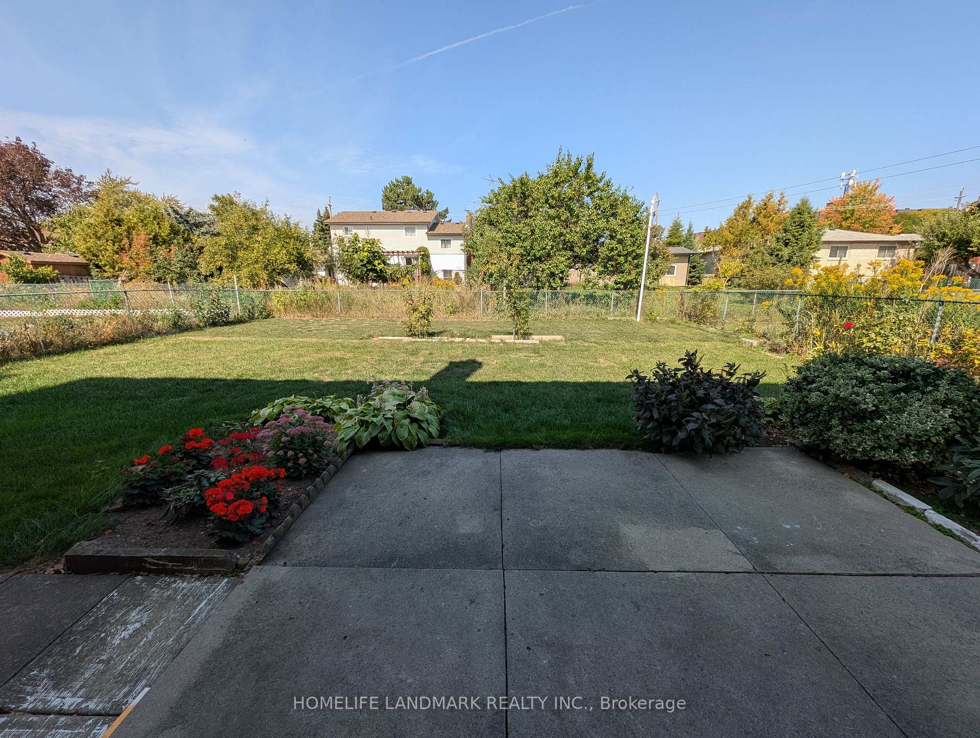 Photo 12 of Unit (ground level unit), 56 Bickerton Crescent, North York, Pleasant View — HOMEH