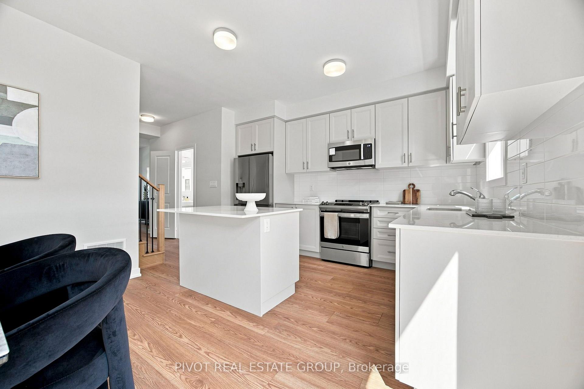Photo 2 of 120 Danielle Moore Circle, Scarborough, Bendale — HOMEH